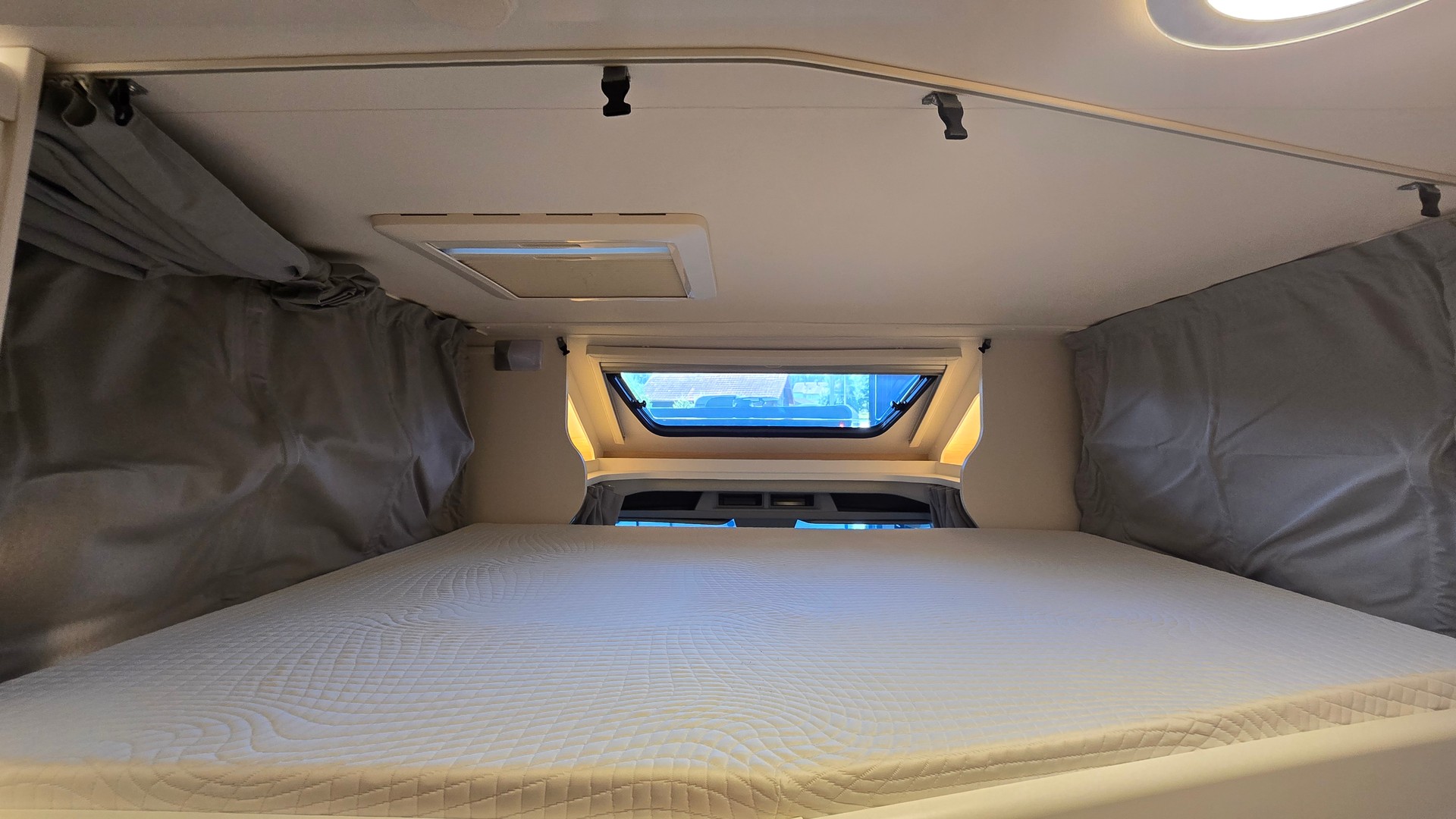 SUNLIGHT T 680 "Adventure Edition" / Ford Transit 2.0EcoBlue 155PS-image-12