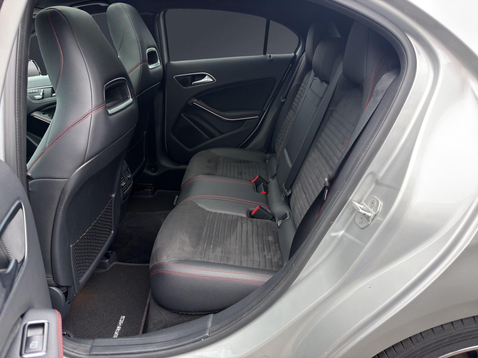 Image MERCEDES-BENZ A-250 A 250 AMG Line 4Matic 7G-DCT