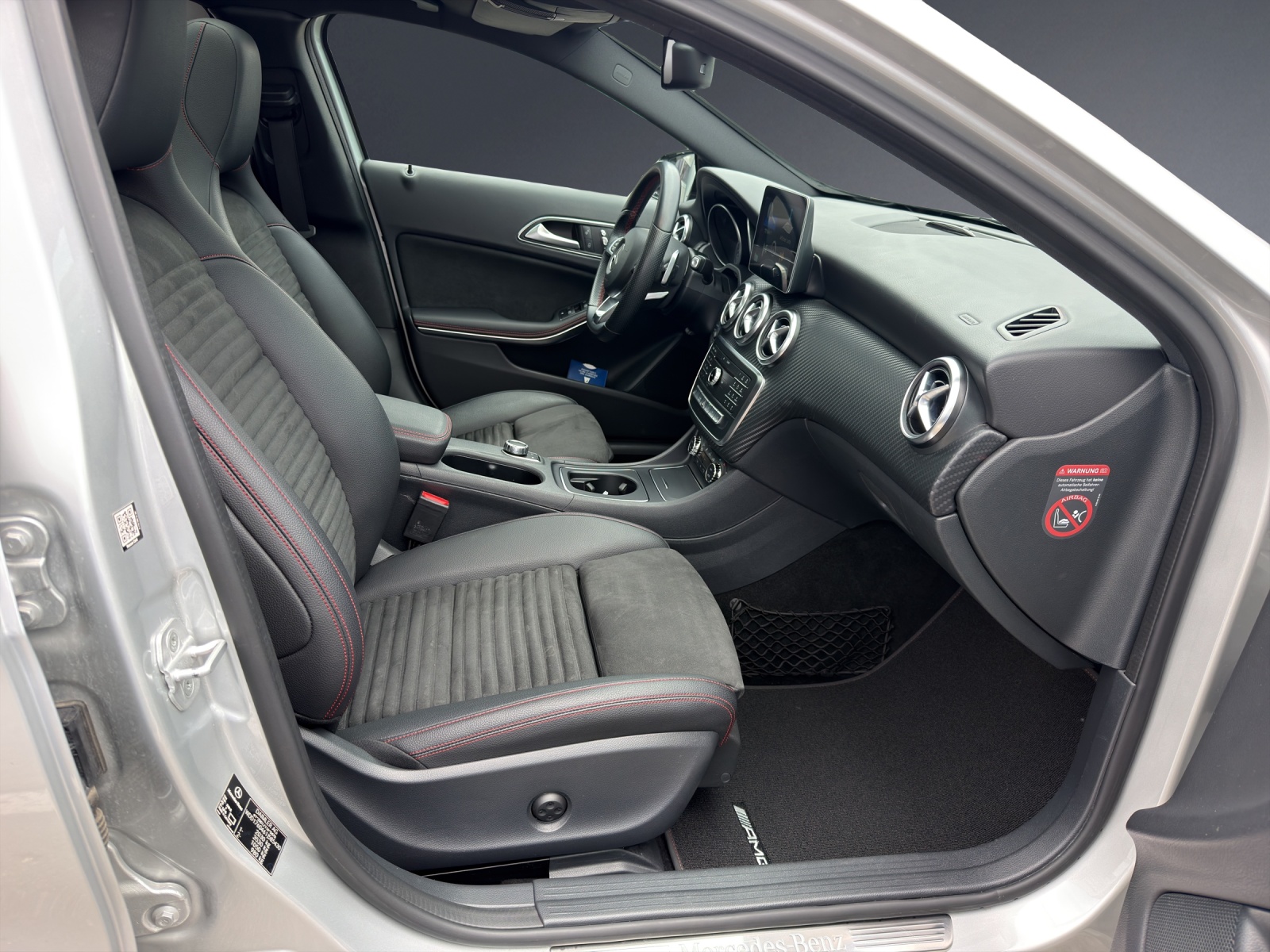 Image MERCEDES-BENZ A-250 A 250 AMG Line 4Matic 7G-DCT