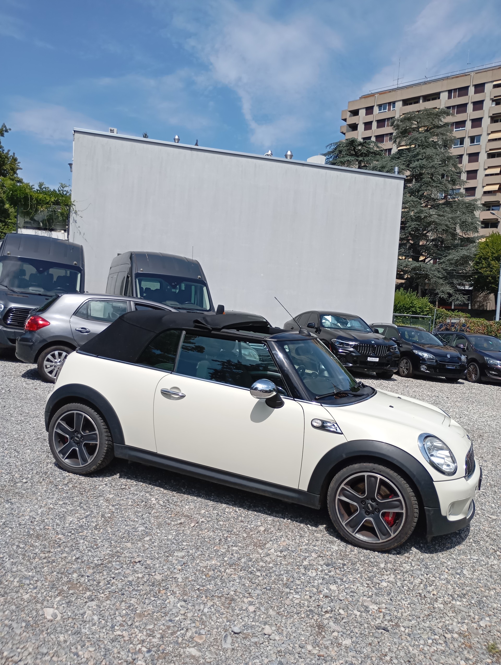 MINI Cooper John Cooper Works Cabriolet-image-2