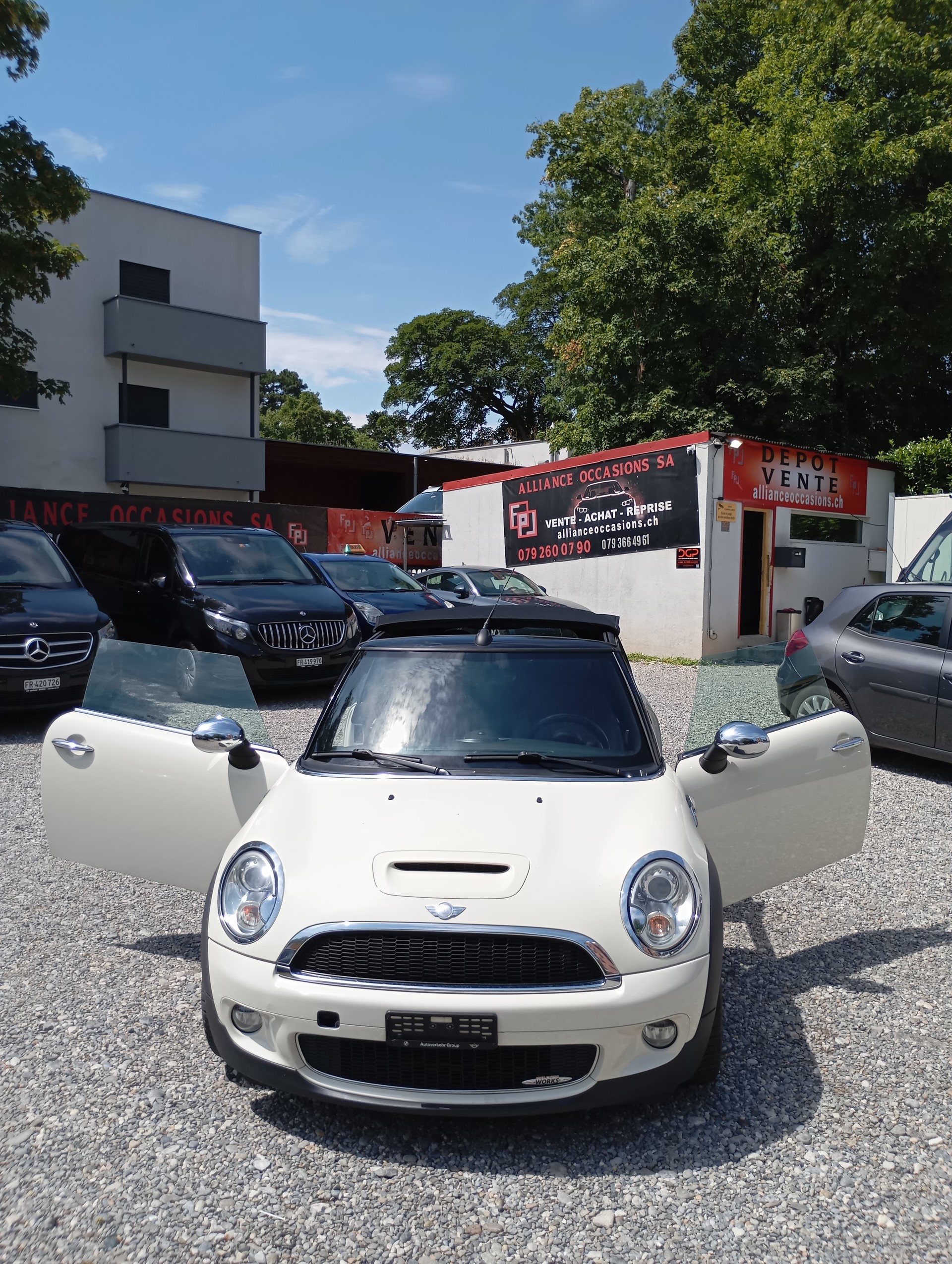 MINI Cooper John Cooper Works Cabriolet-image-6