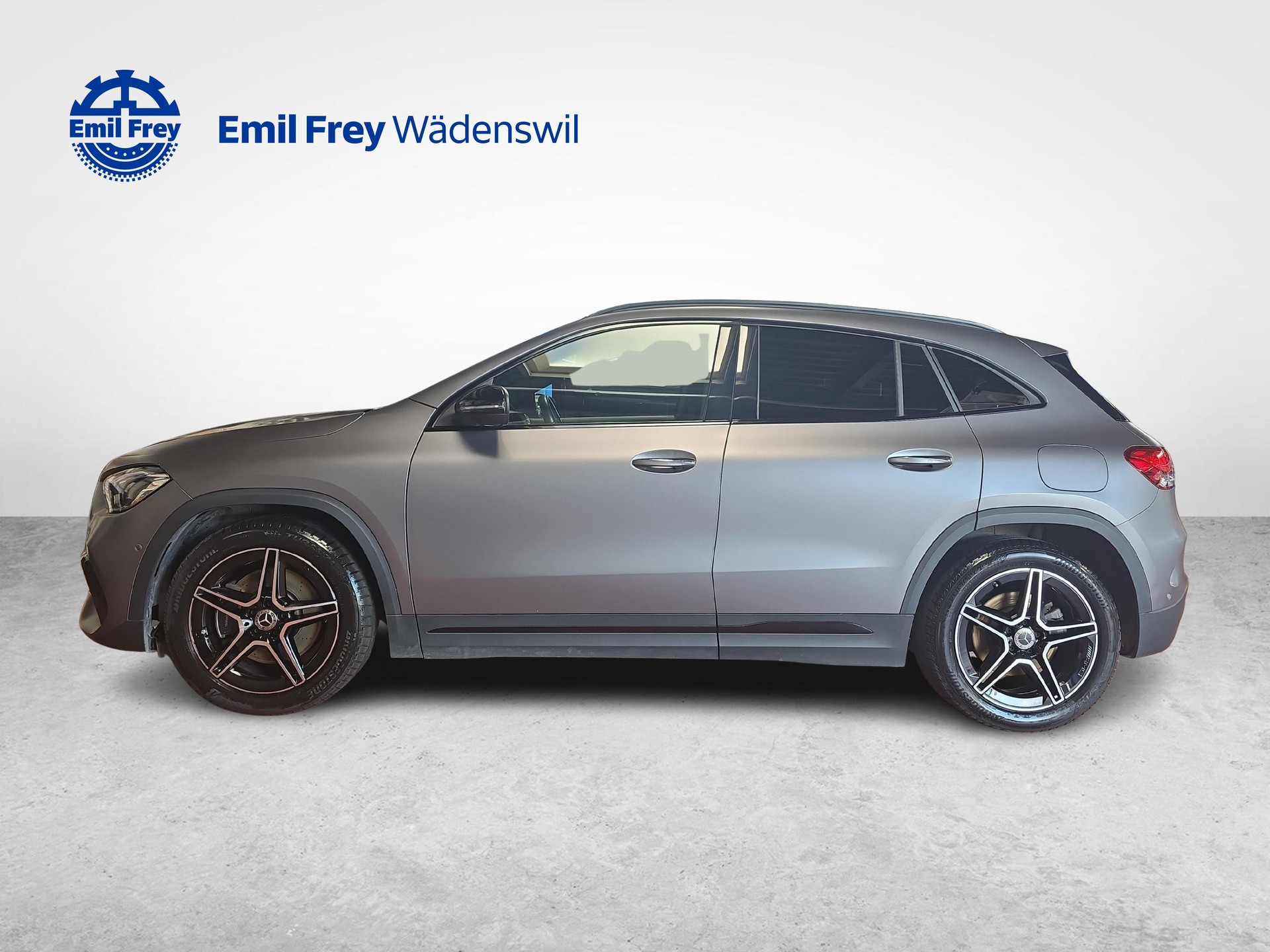 MERCEDES-BENZ GLA 250 4MATIC AMG Line-image-1