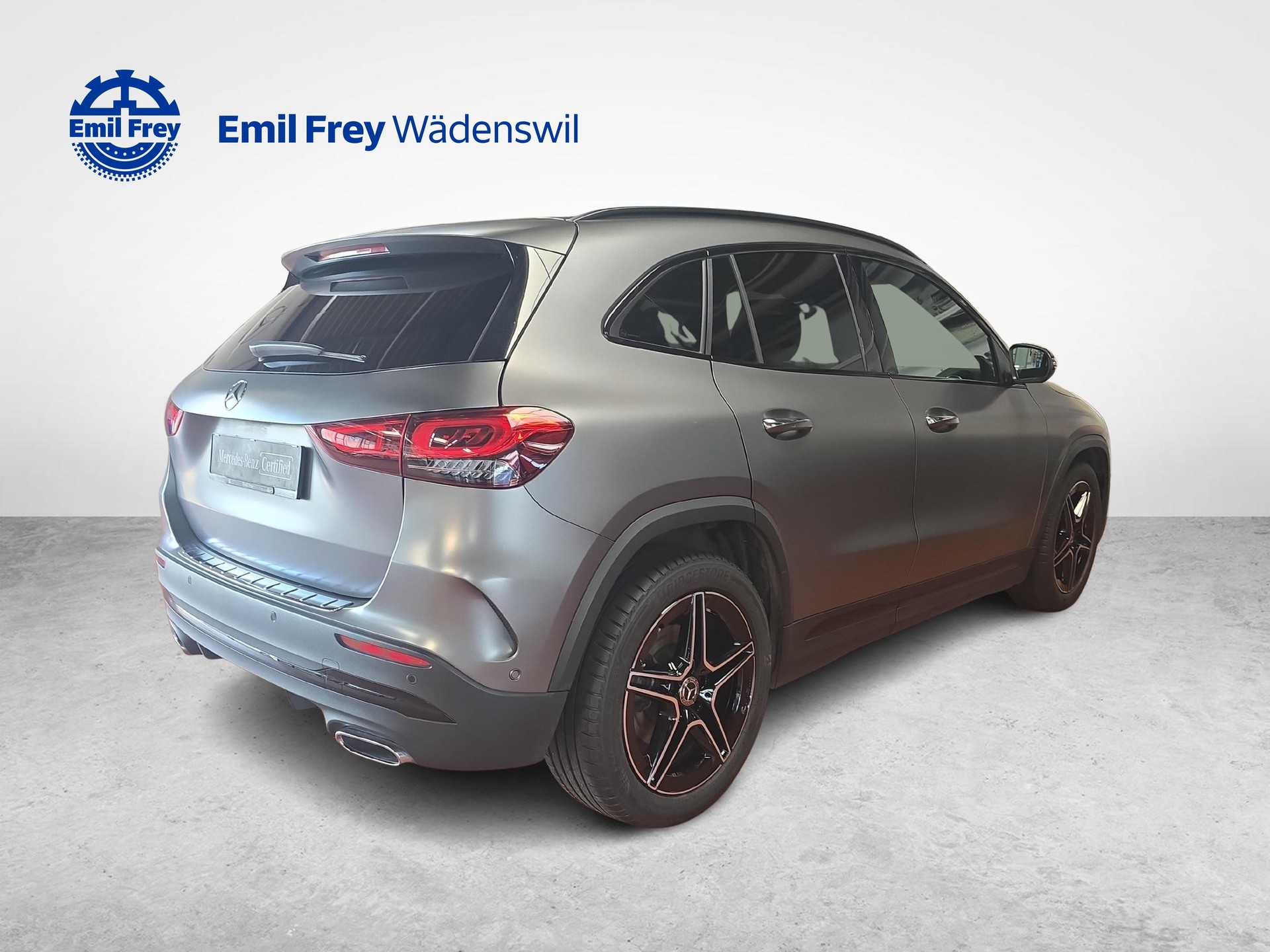 MERCEDES-BENZ GLA 250 4MATIC AMG Line-image-3