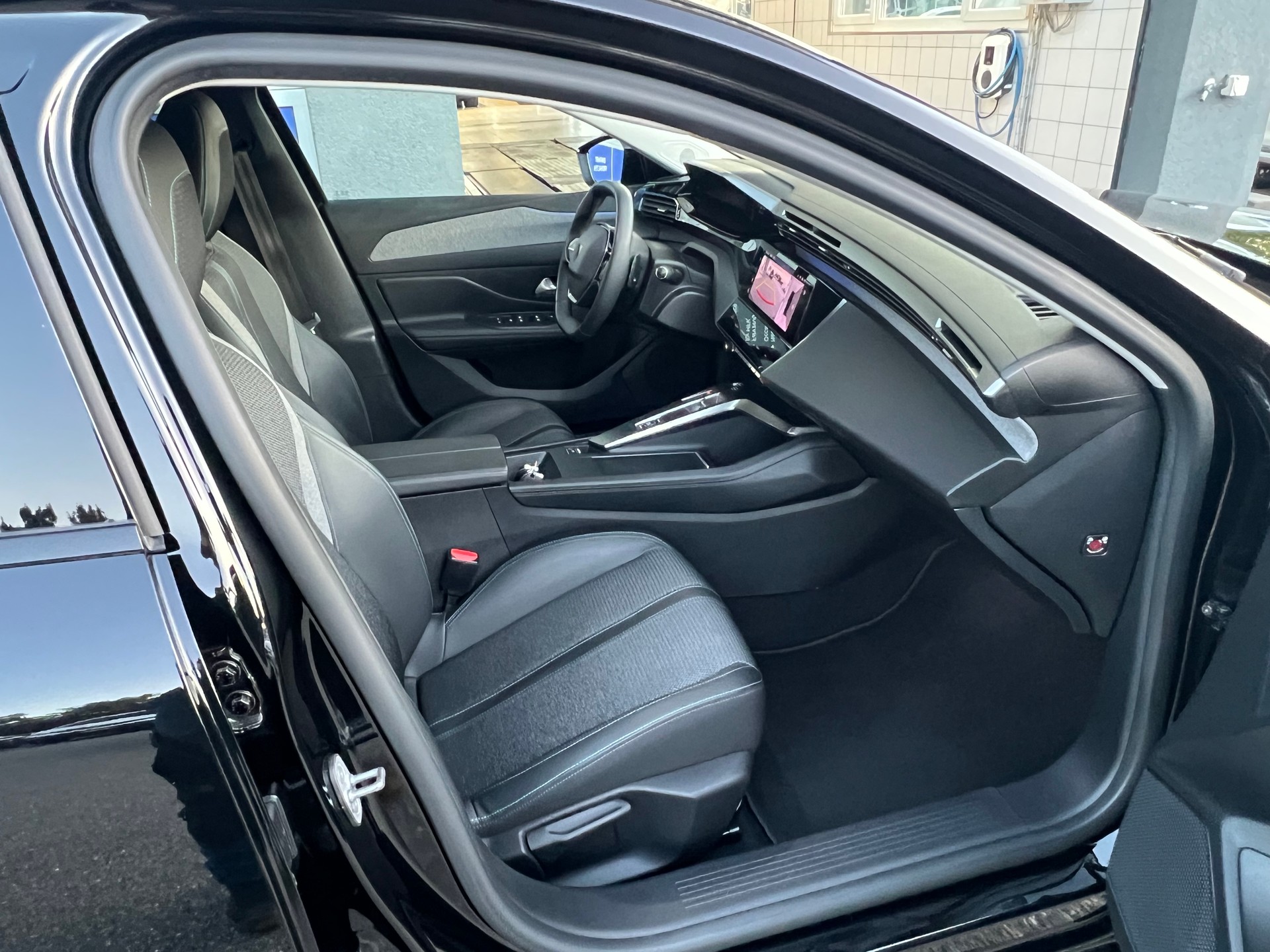 PEUGEOT 308 1.2 PureTech Allure Pack-image-13