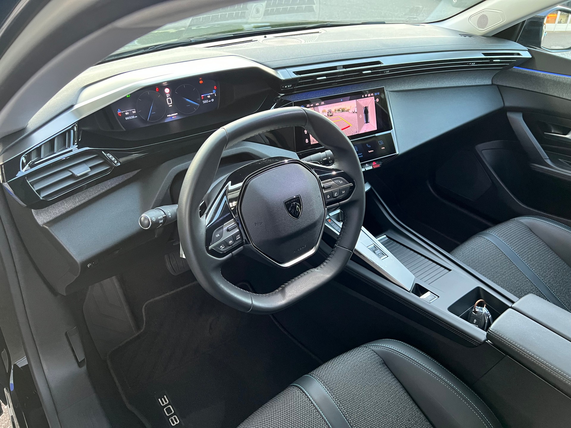 PEUGEOT 308 1.2 PureTech Allure Pack-image-8