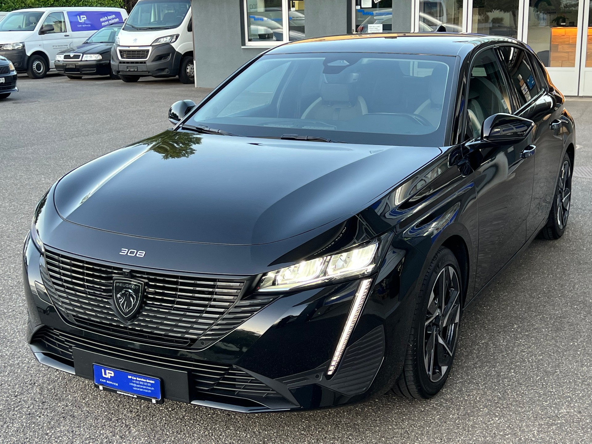 PEUGEOT 308 1.2 PureTech Allure Pack-image-1