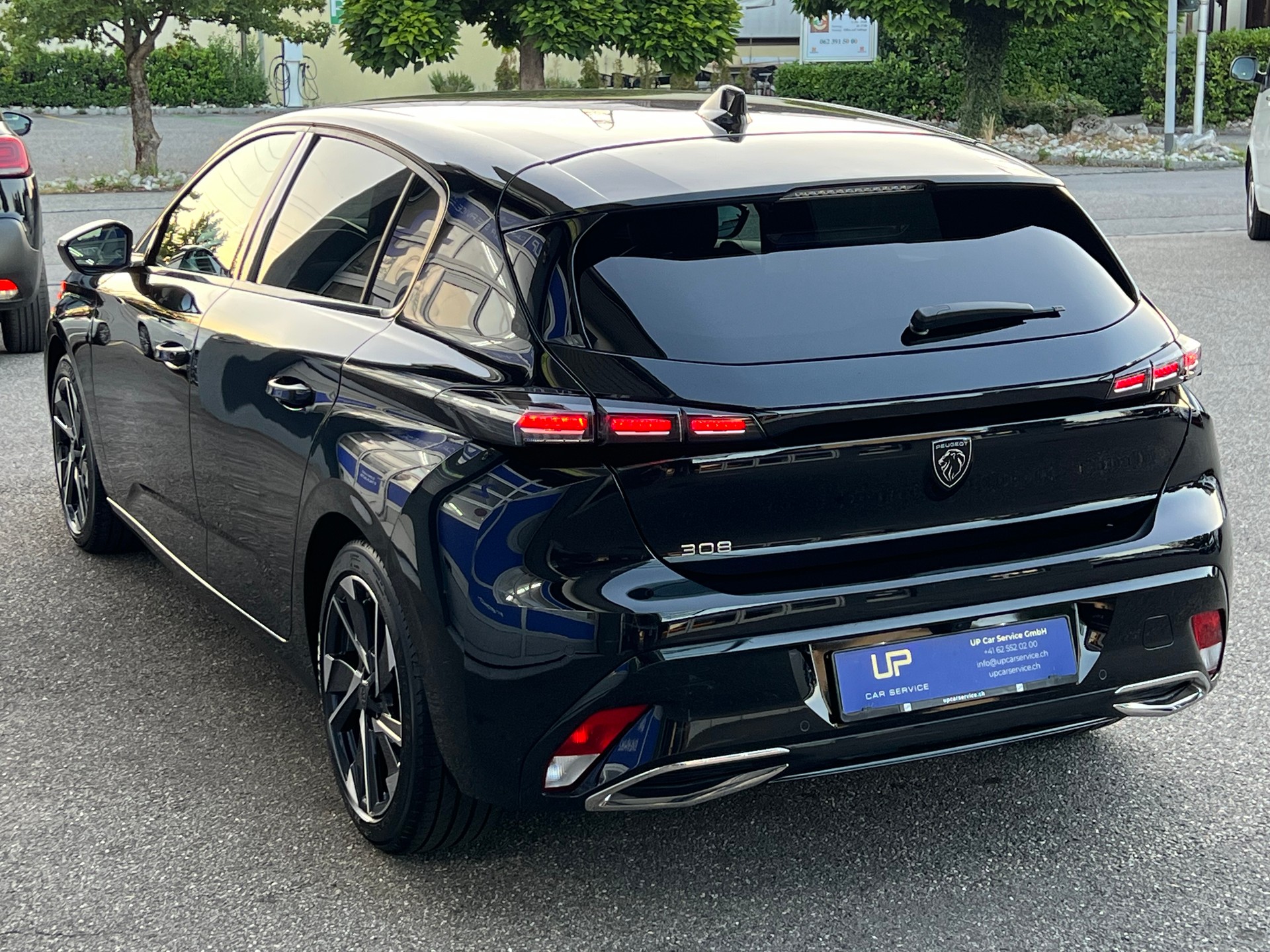 PEUGEOT 308 1.2 PureTech Allure Pack-image-6