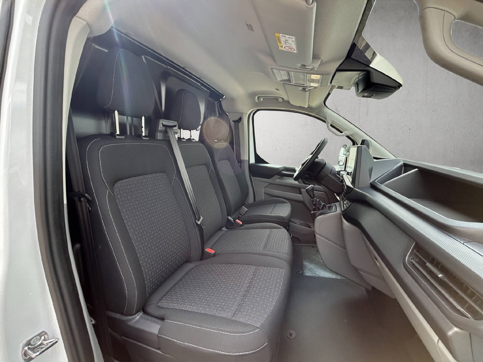 FORD Transit Custom Van 280 L1 2.0 EcoBlue 136 Trend-image-18