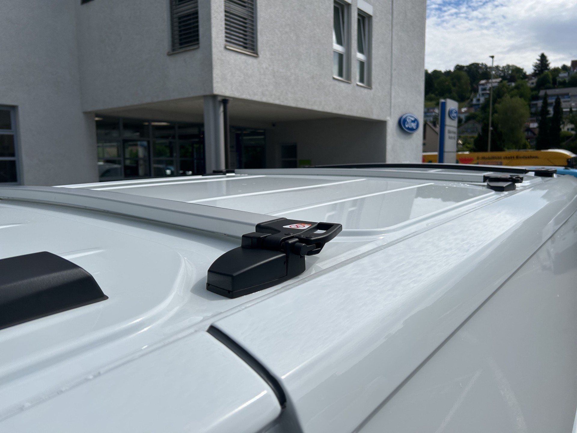 FORD Transit Custom Van 280 L1 2.0 EcoBlue 136 Trend-image-28
