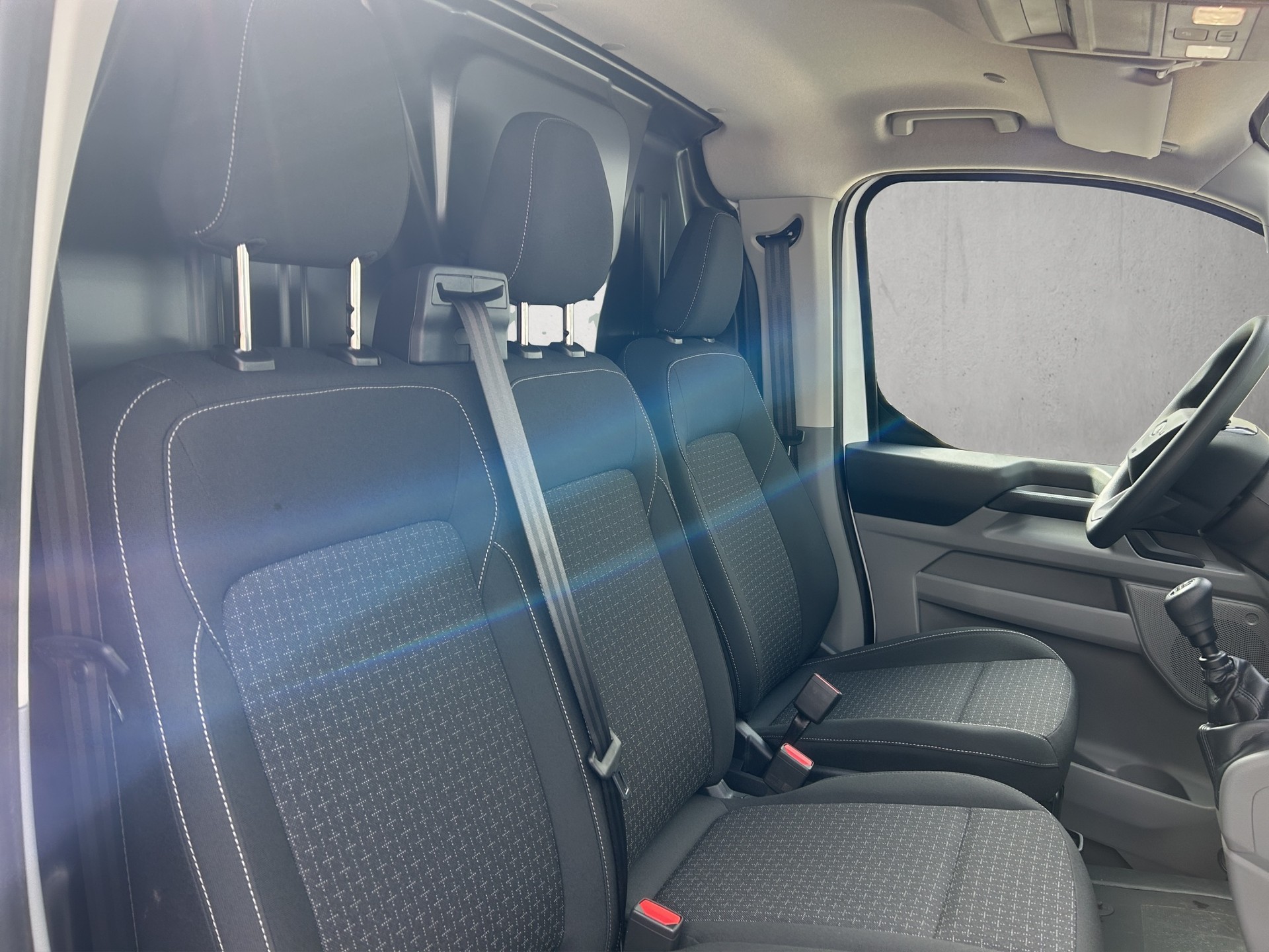 FORD Transit Custom Van 280 L1 2.0 EcoBlue 136 Trend-image-26