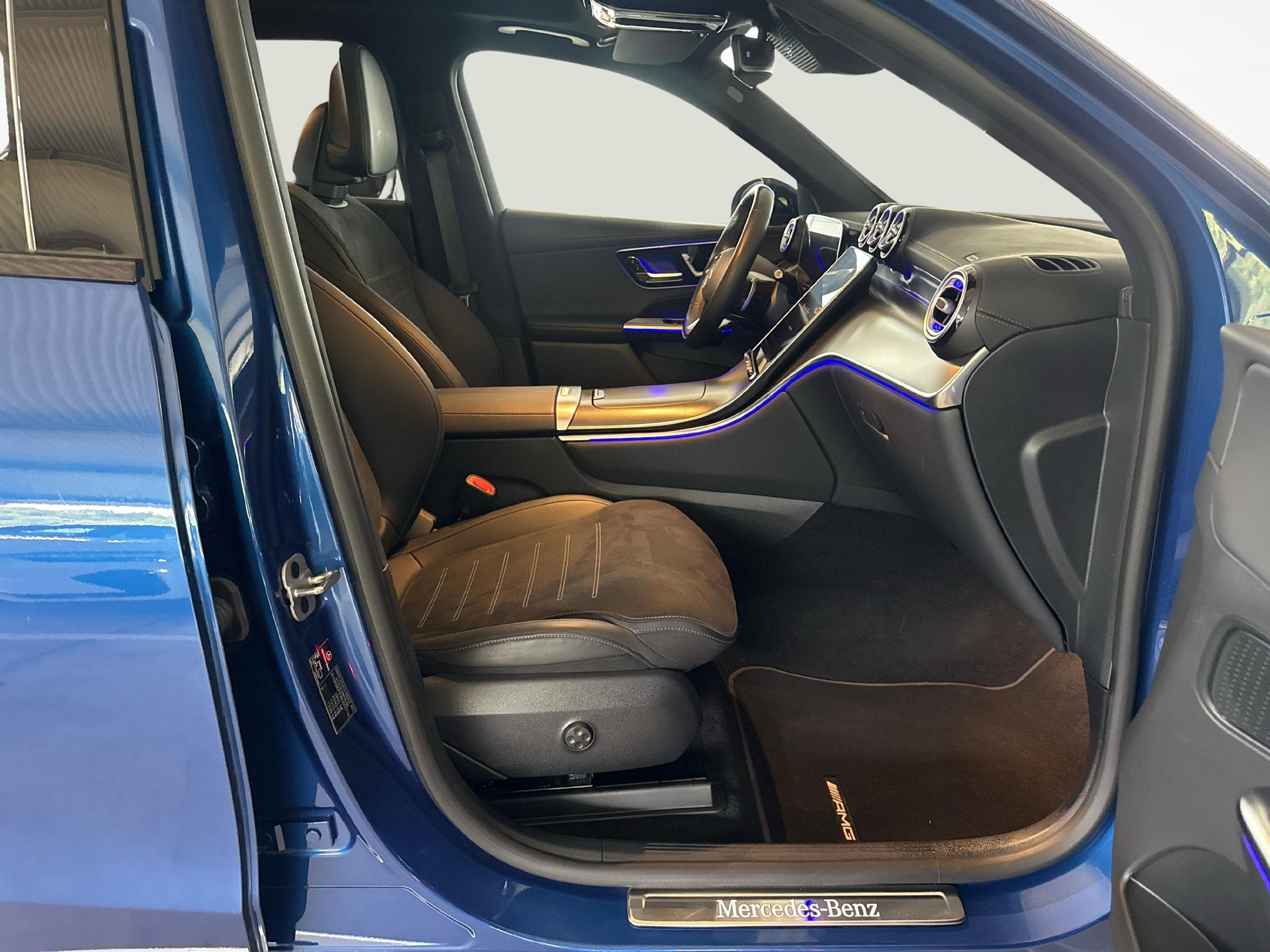 MERCEDES-BENZ GLC 400 e AMG Line 4matic - Gancio traino elettrico incluso-image-9