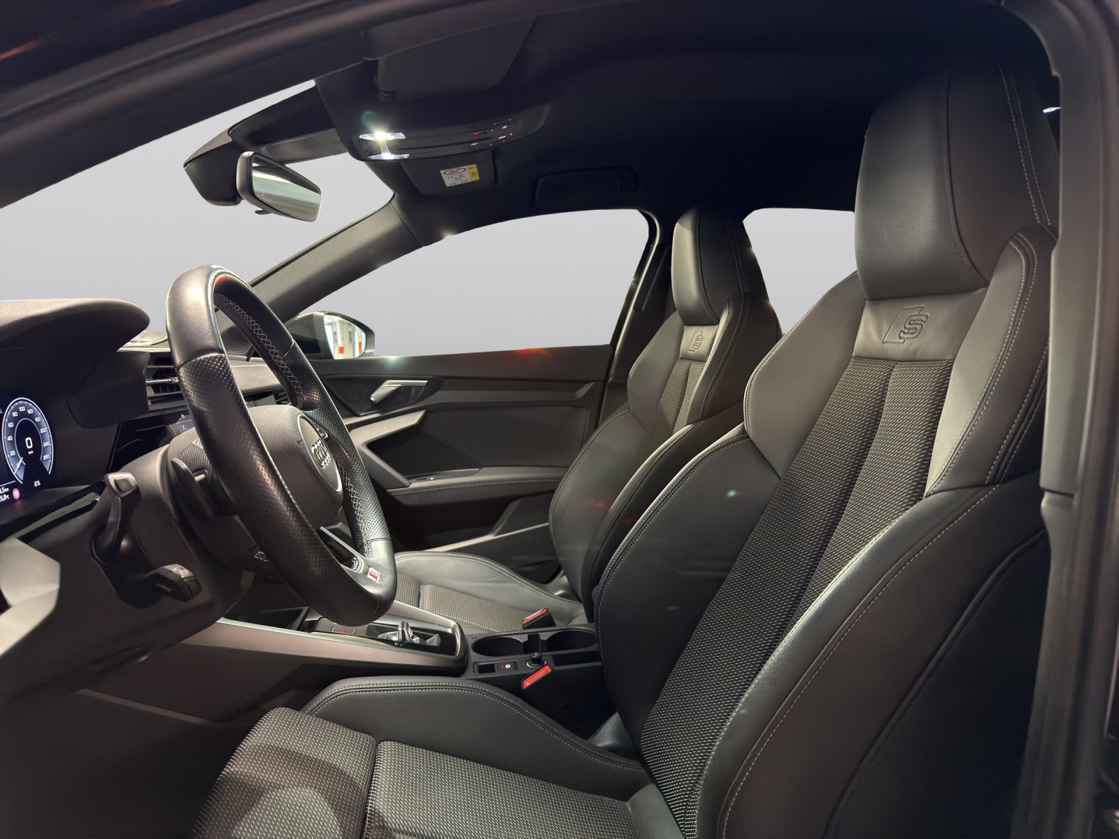 AUDI A3 Sportback 40 TFSI e S line S-tronic-image-10