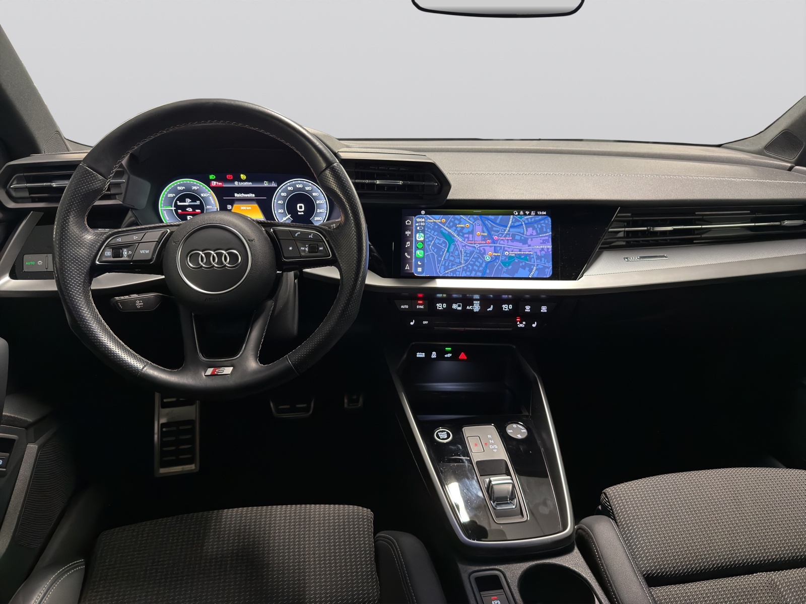 AUDI A3 Sportback 40 TFSI e S line S-tronic-image-12