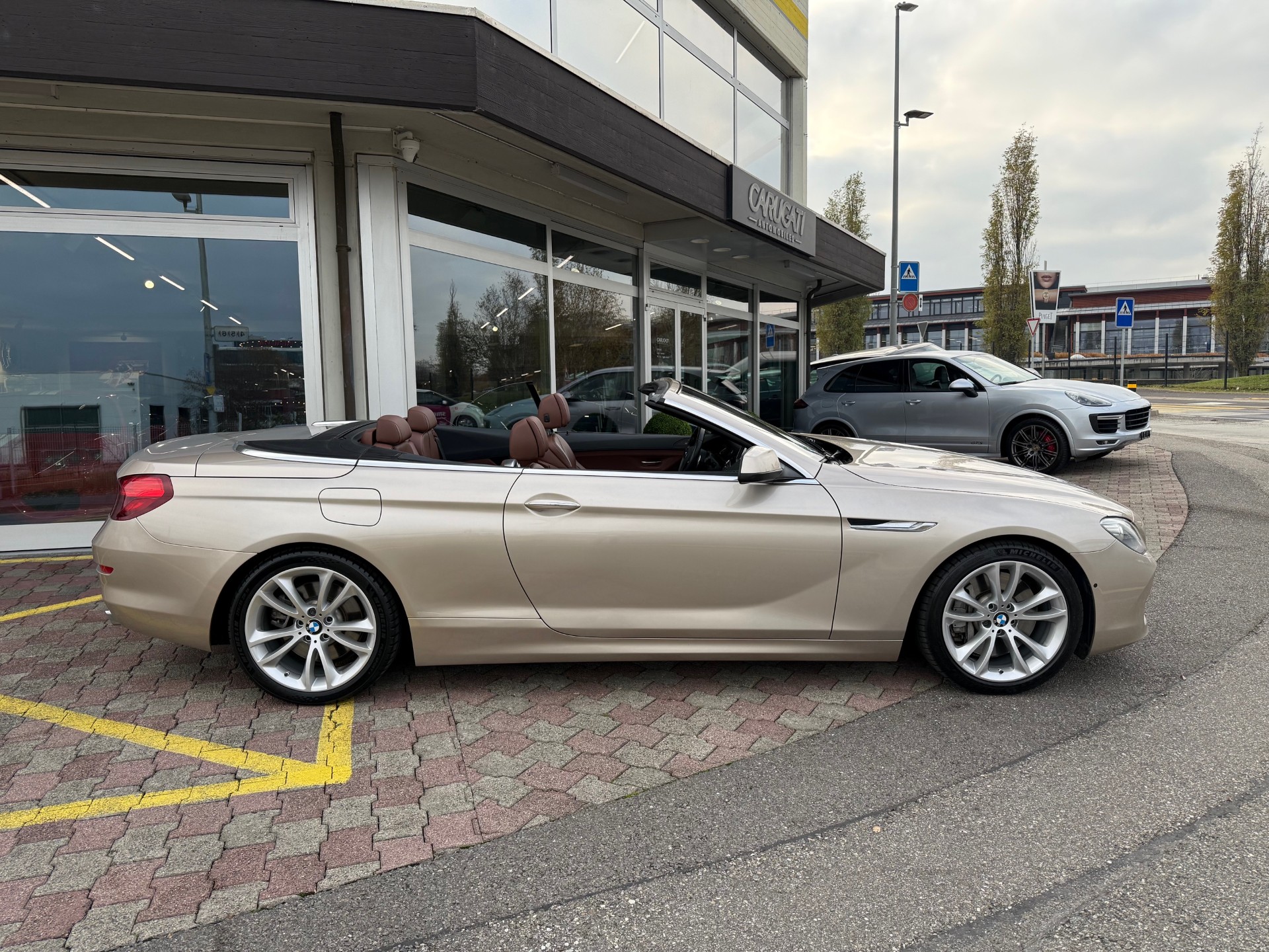 BMW 650i Cabrio-image-4