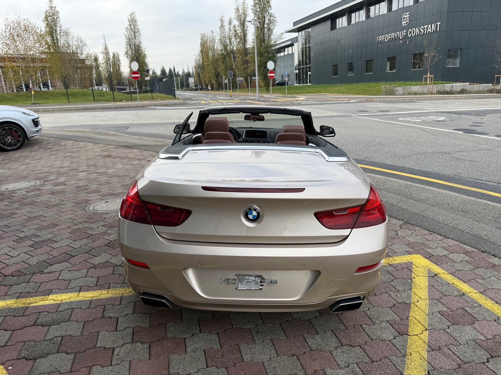 BMW 650i Cabrio-image-9