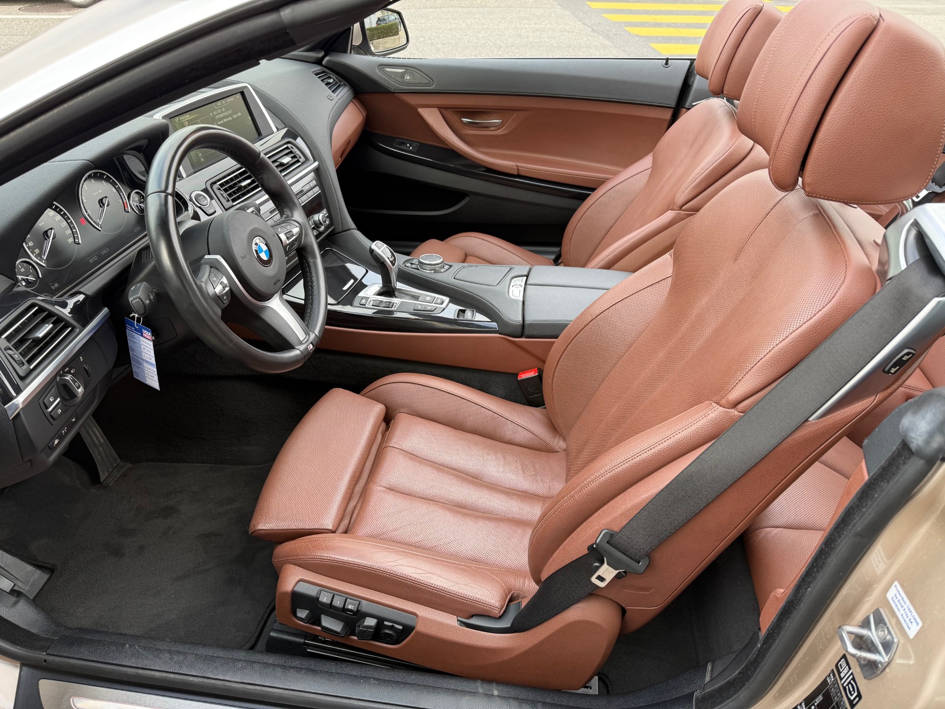 BMW 650i Cabrio-image-12