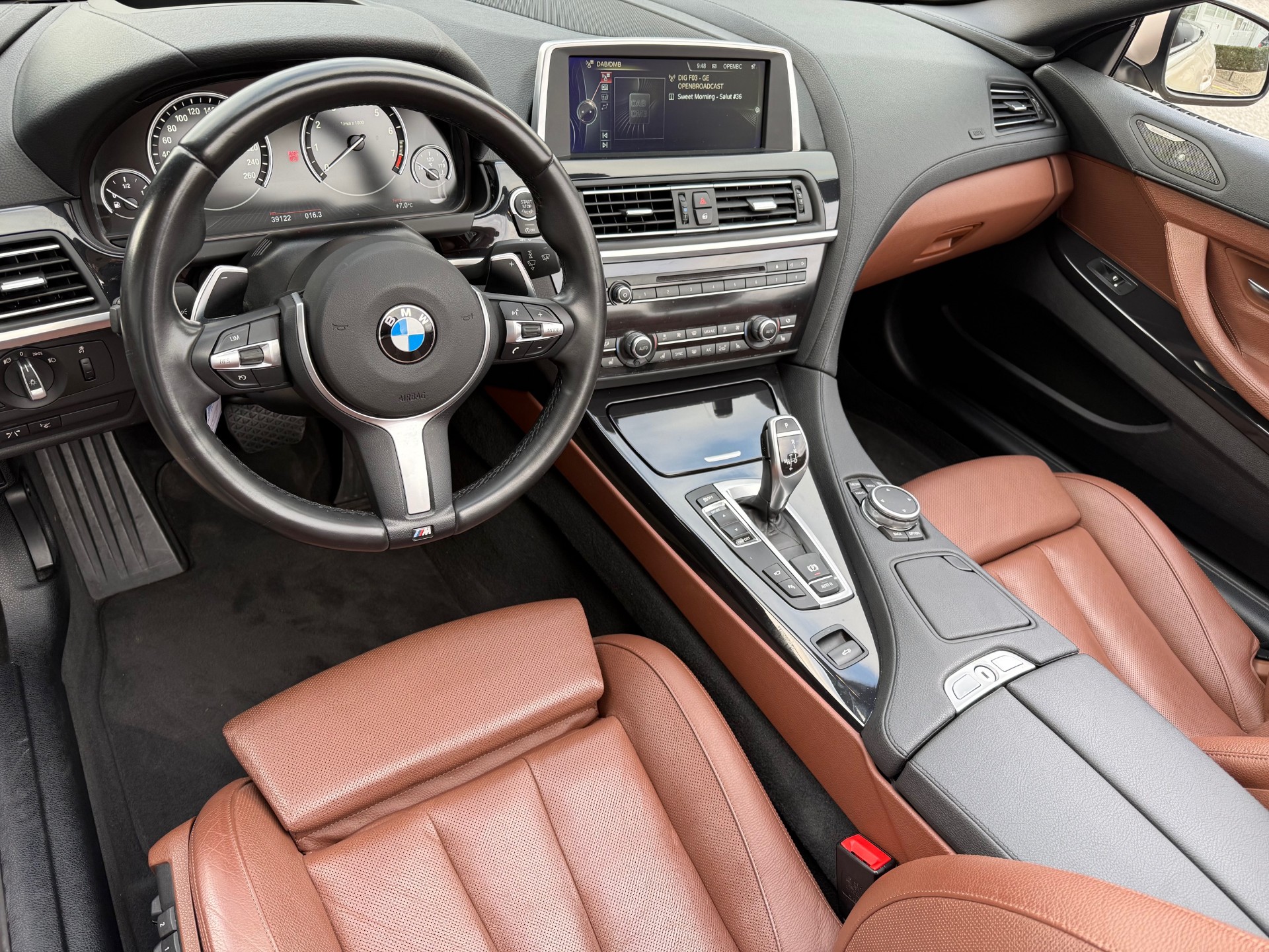 BMW 650i Cabrio-image-11