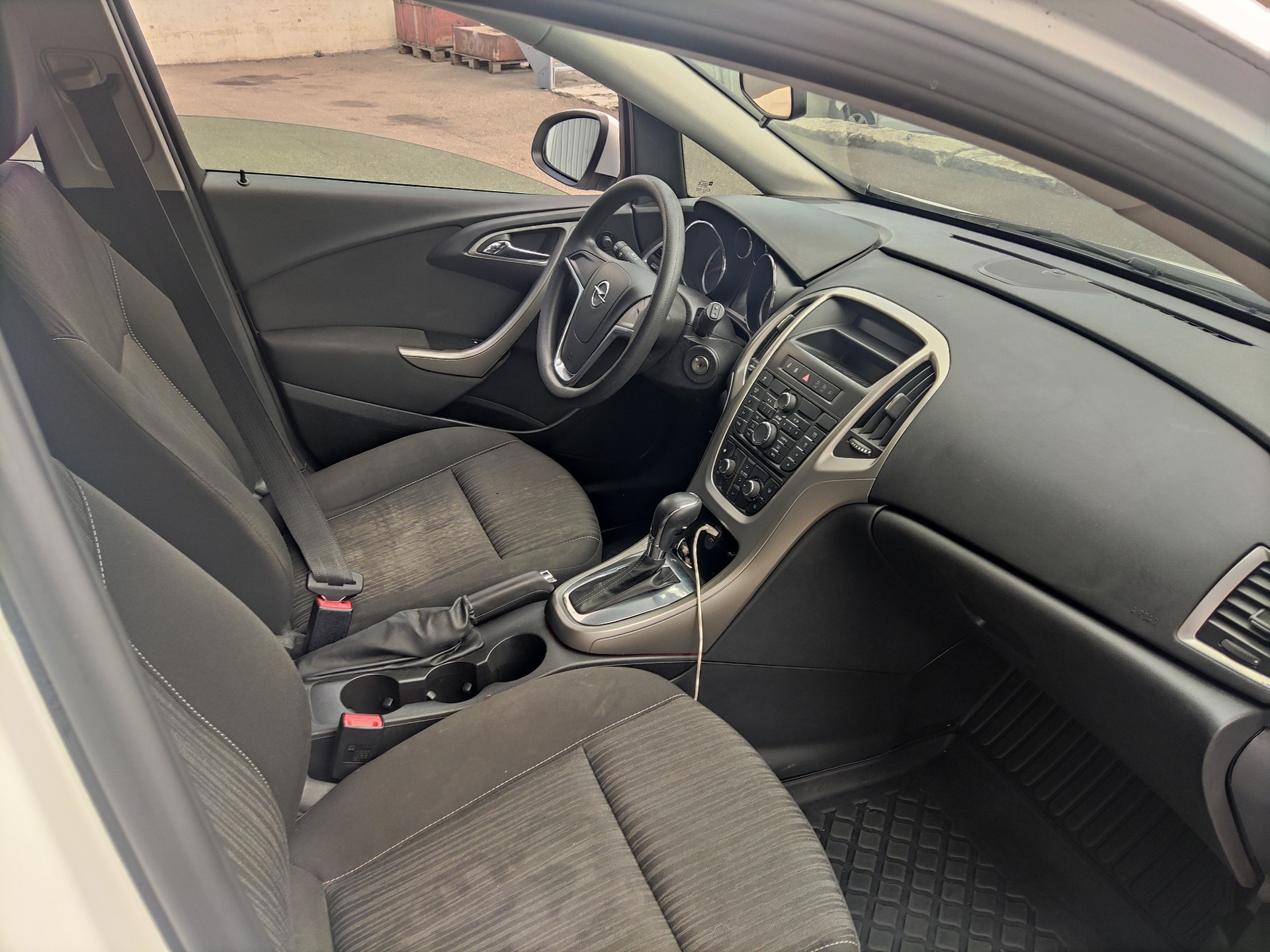 OPEL Astra 1.6i 16V Automatic-image-3