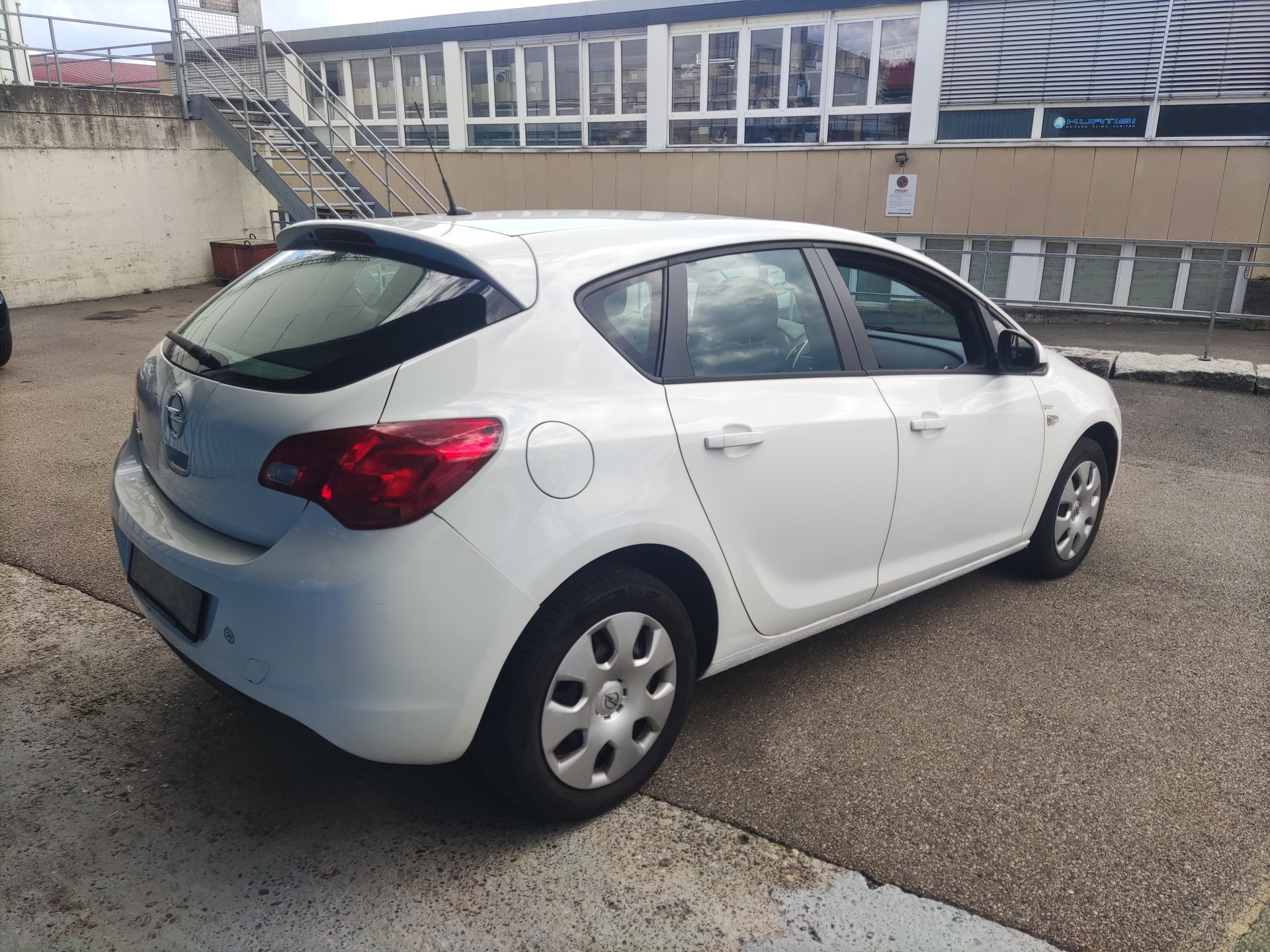 OPEL Astra 1.6i 16V Automatic-image-2