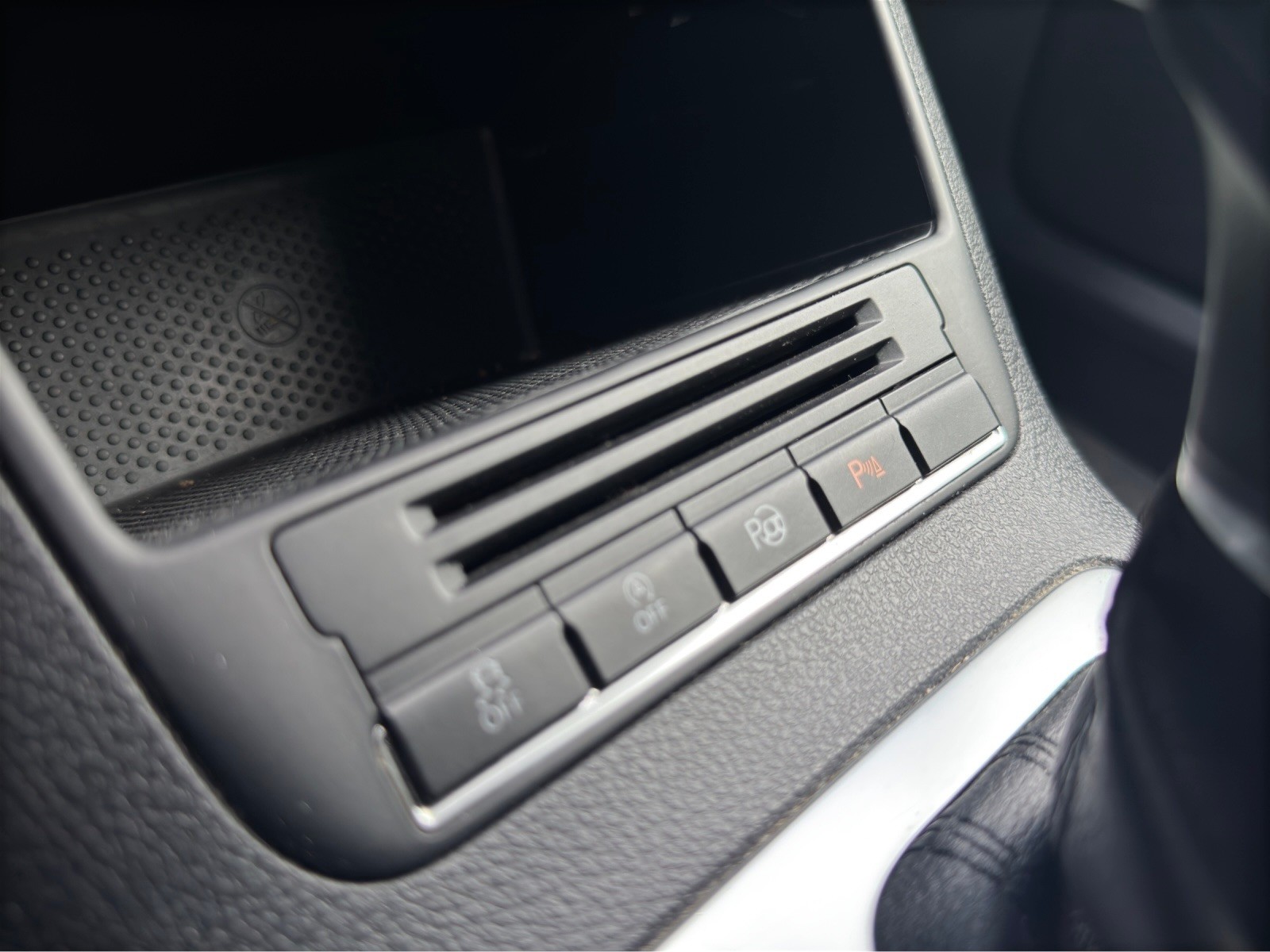 VW Tiguan 2.0 TDI BlueMotion Sport&Style 4Motion DSG-image-16