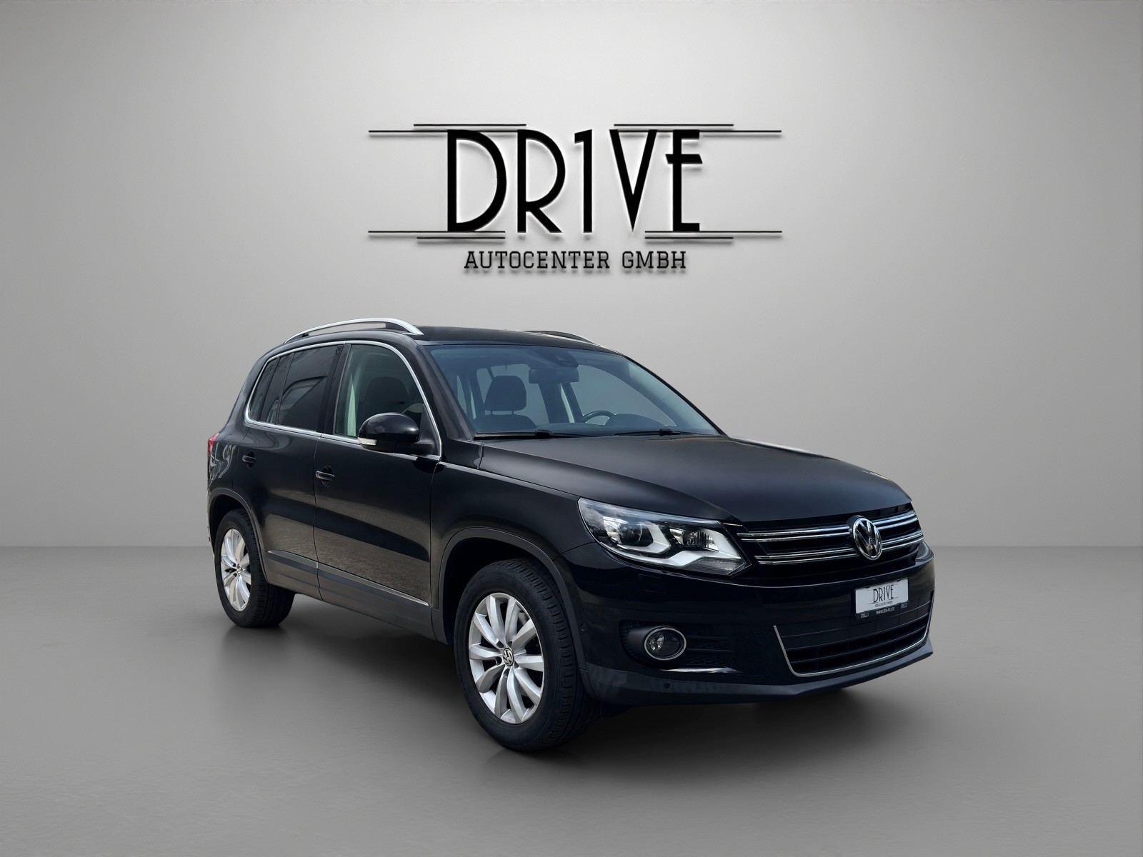 VW Tiguan 2.0 TDI BlueMotion Sport&Style 4Motion DSG-image-2