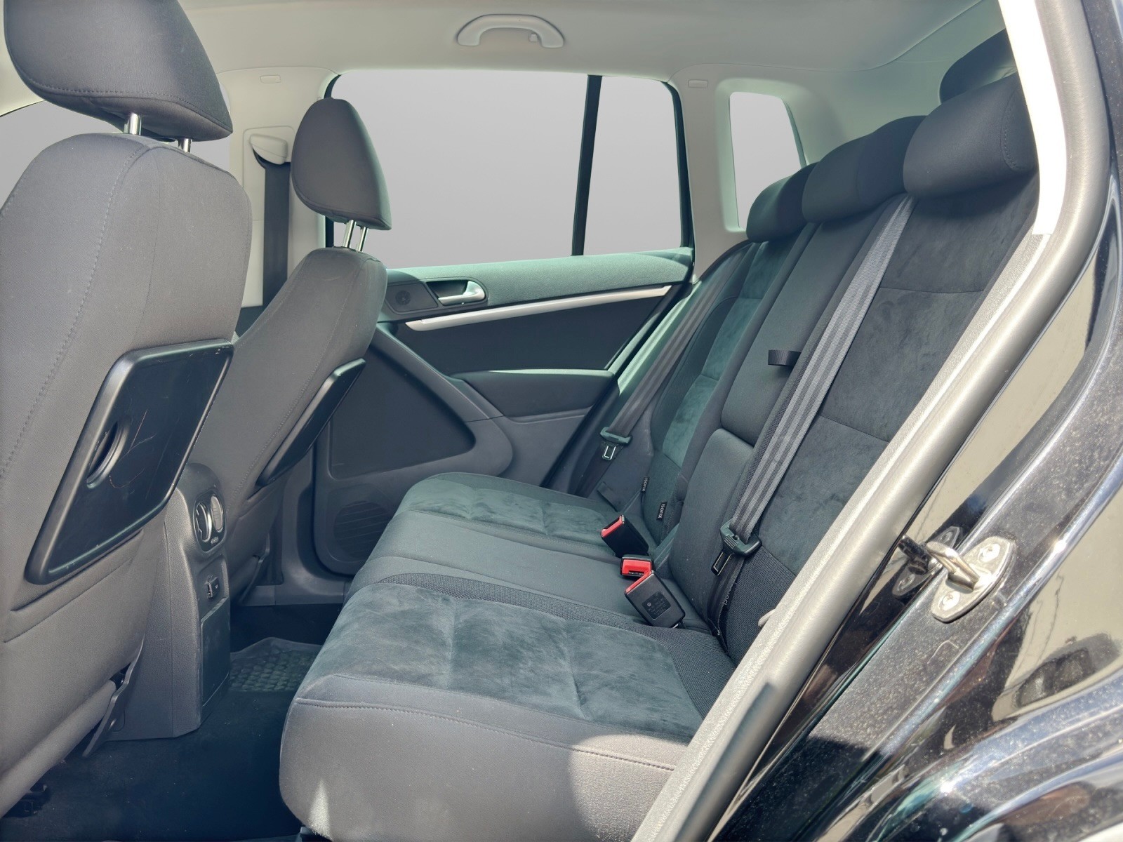 VW Tiguan 2.0 TDI BlueMotion Sport&Style 4Motion DSG-image-10