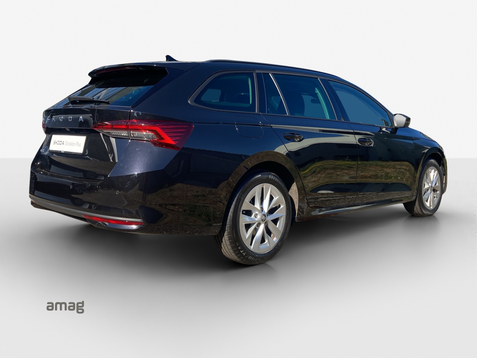 SKODA Octavia Combi 1.5 TSI mHEV DSG Dynamic-image-4