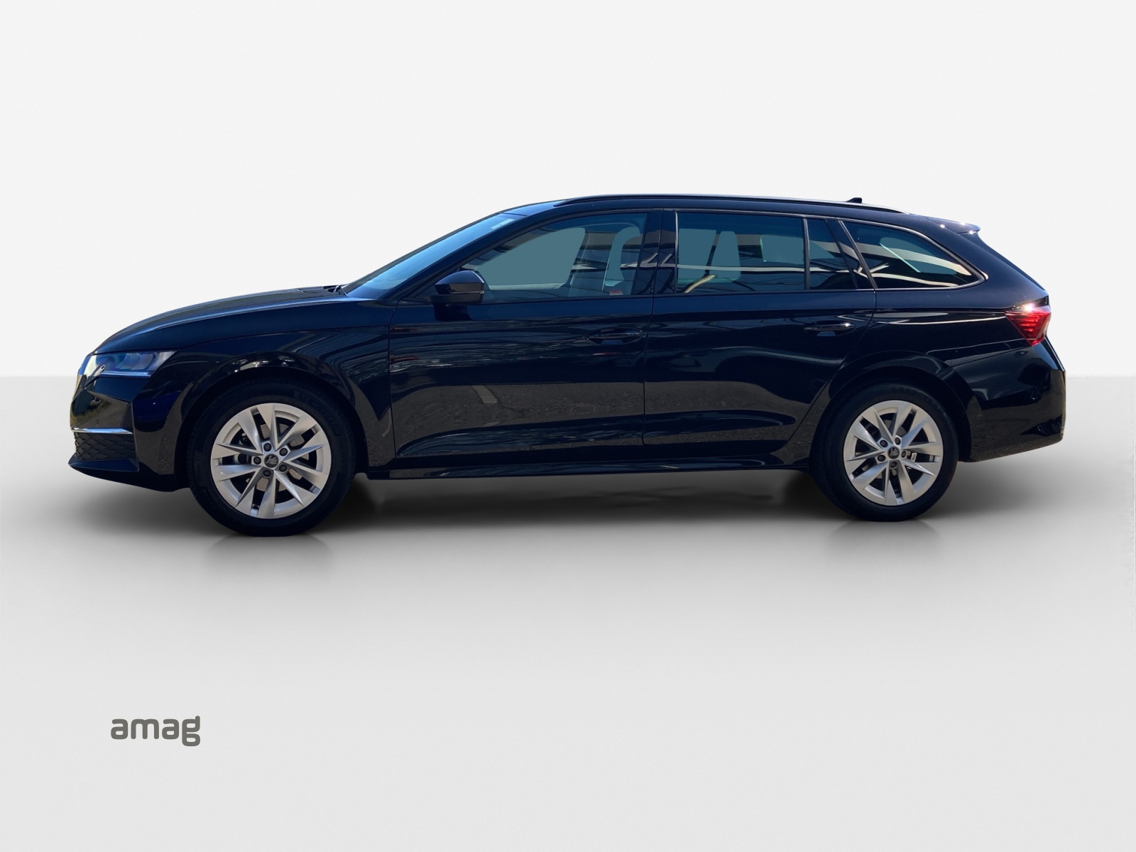 SKODA Octavia Combi 1.5 TSI mHEV DSG Dynamic-showroom-element-1