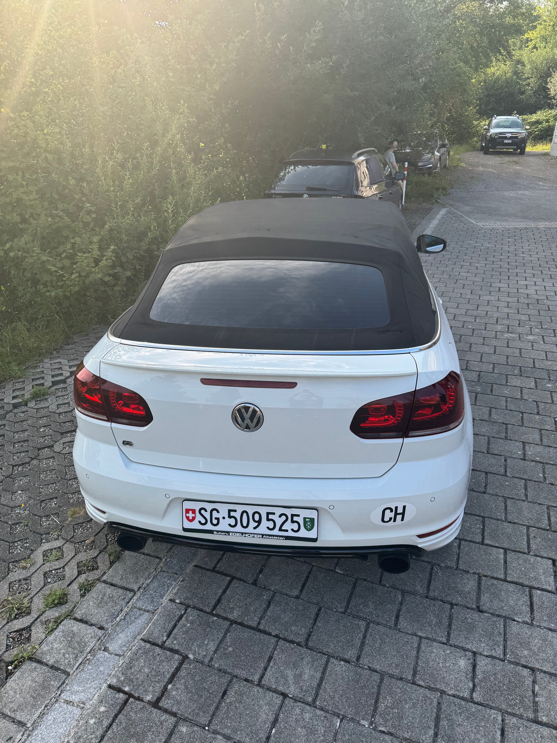 VW Golf 2.0 TSI R-image-1