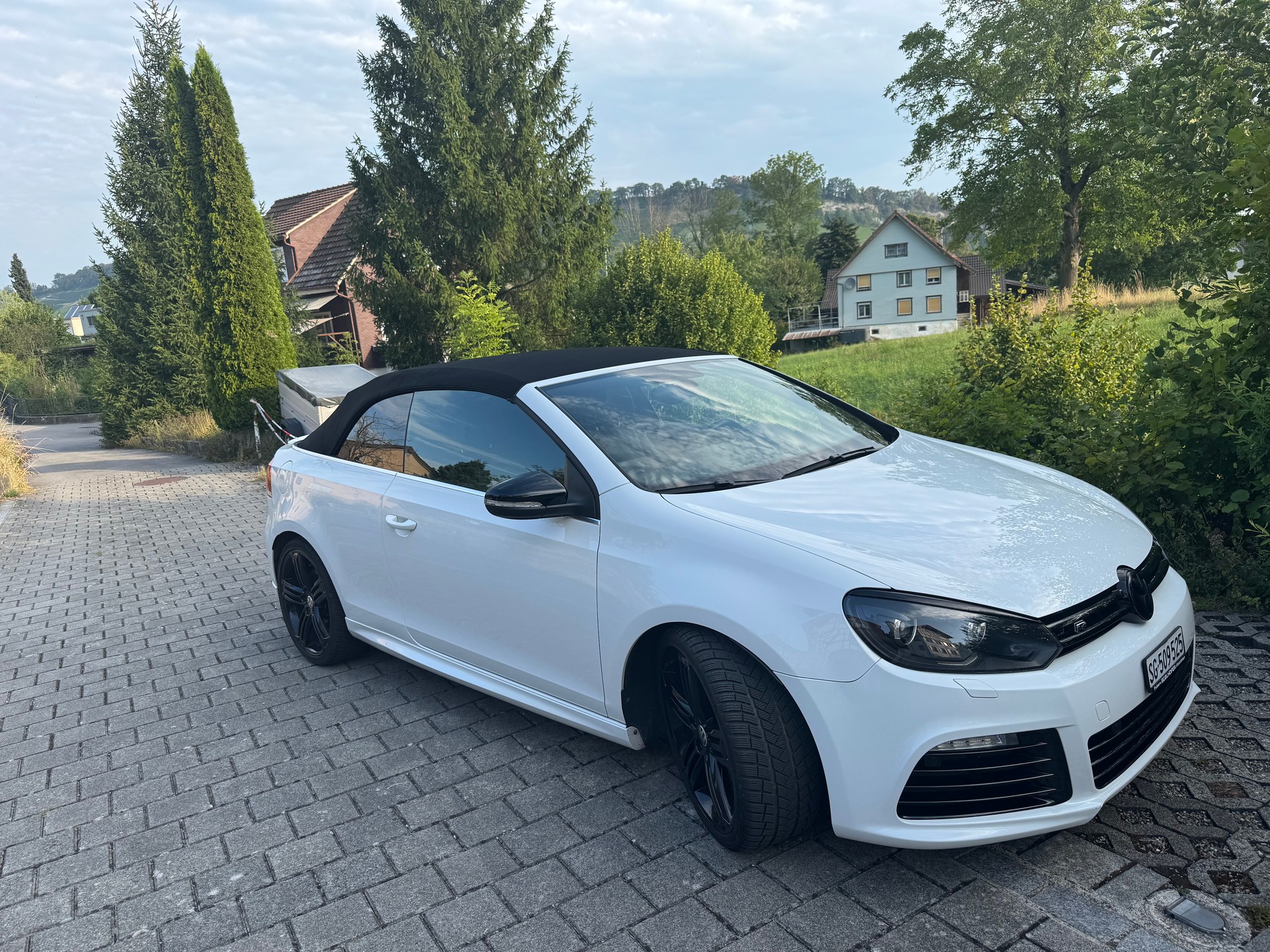 VW Golf 2.0 TSI R-image-0