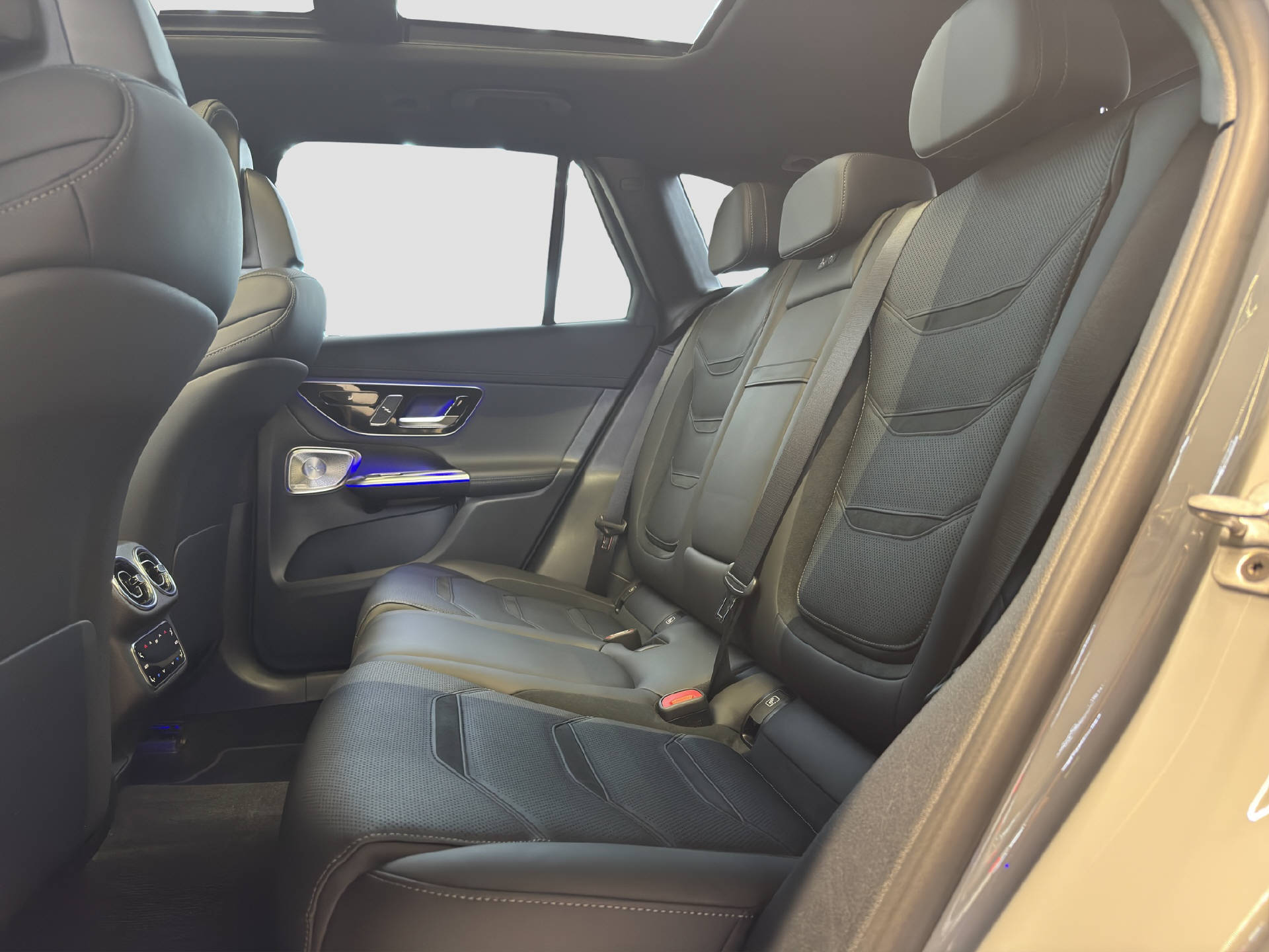 MERCEDES-BENZ GLC 63 AMG S E Performance-image-13