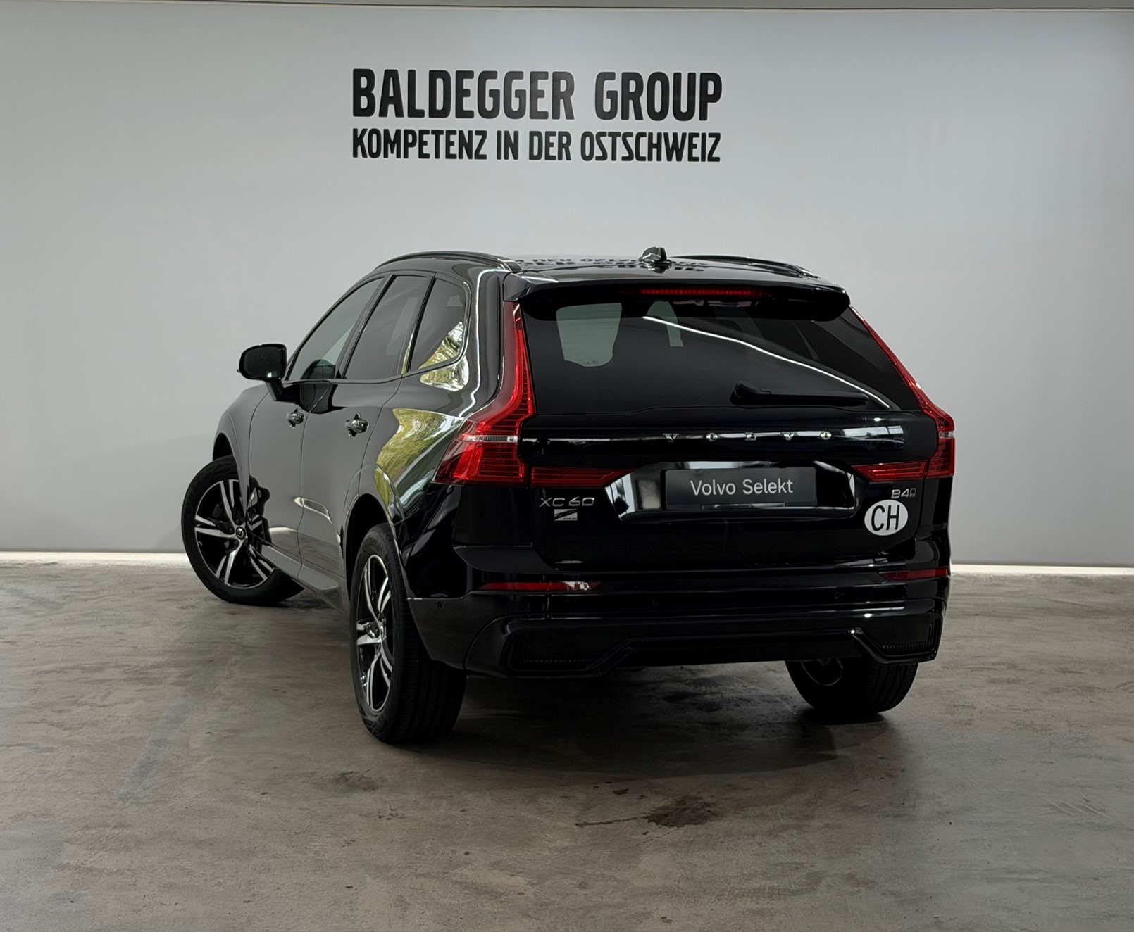 VOLVO XC60 B4 D AWD R-Design-image-1
