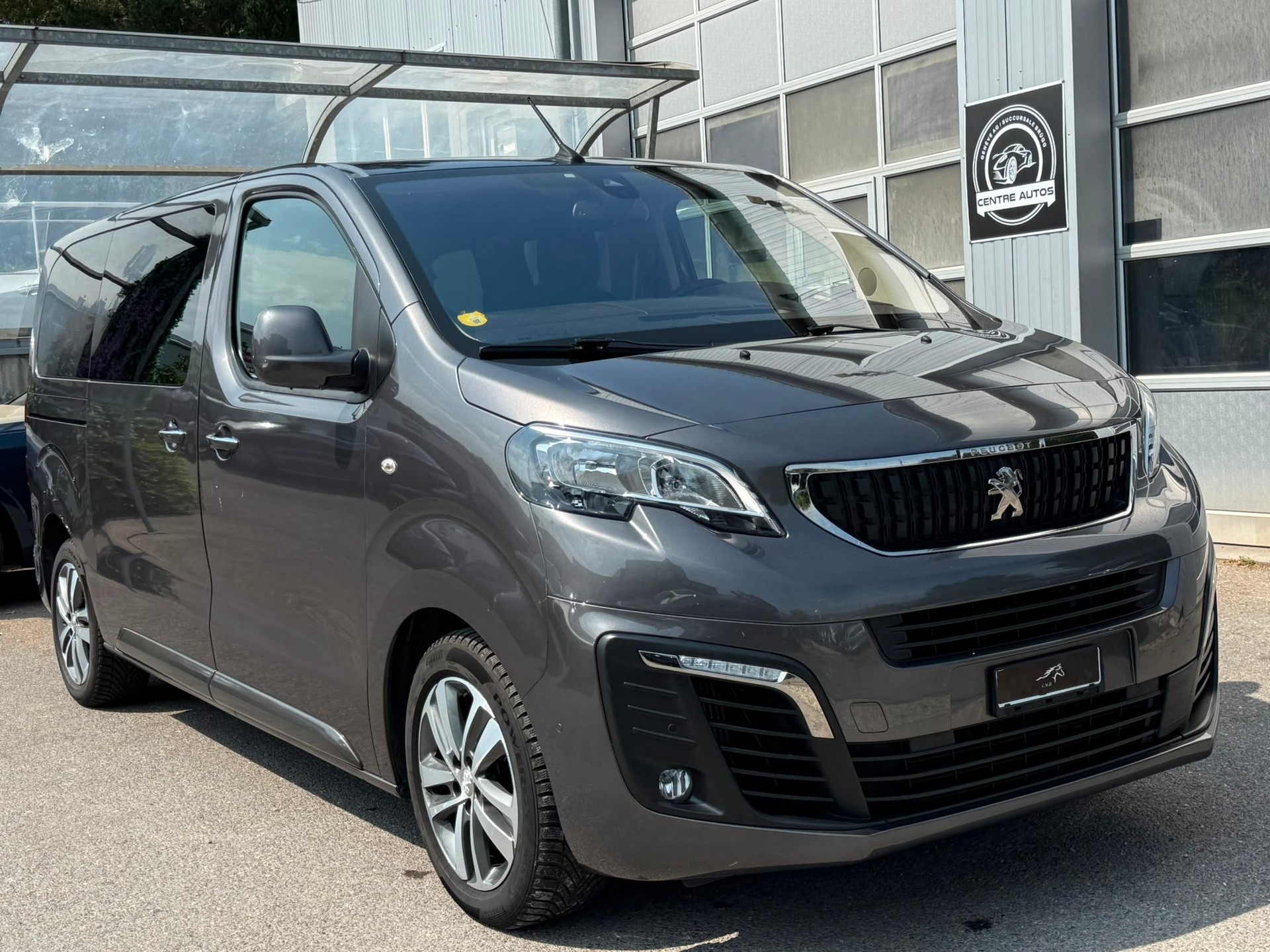 PEUGEOT Traveller 2.0 BlueHDi Active Standard EAT / 8 Plätze-showroom-element-2