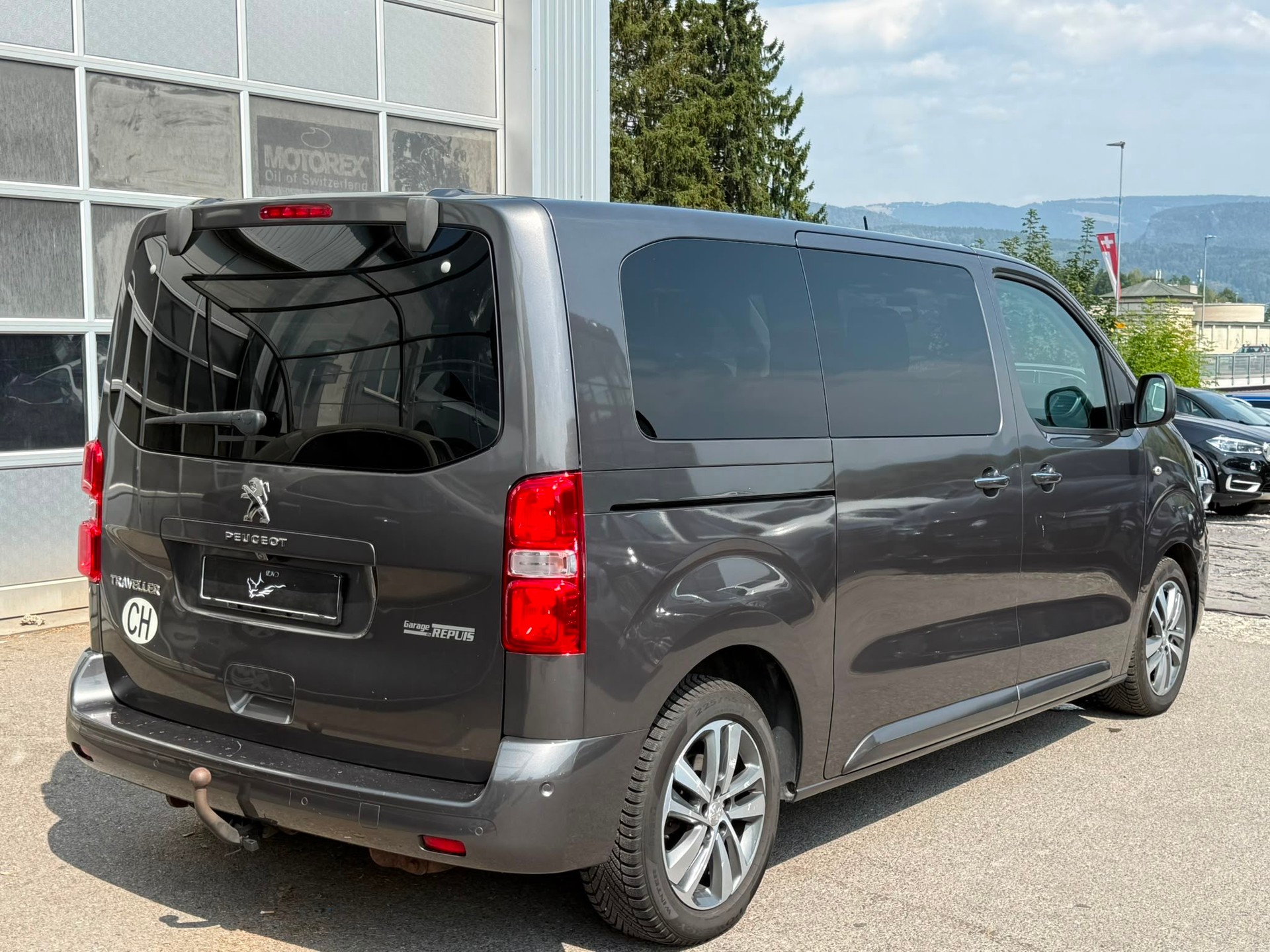 PEUGEOT Traveller 2.0 BlueHDi Active Standard EAT / 8 Plätze-showroom-element-3
