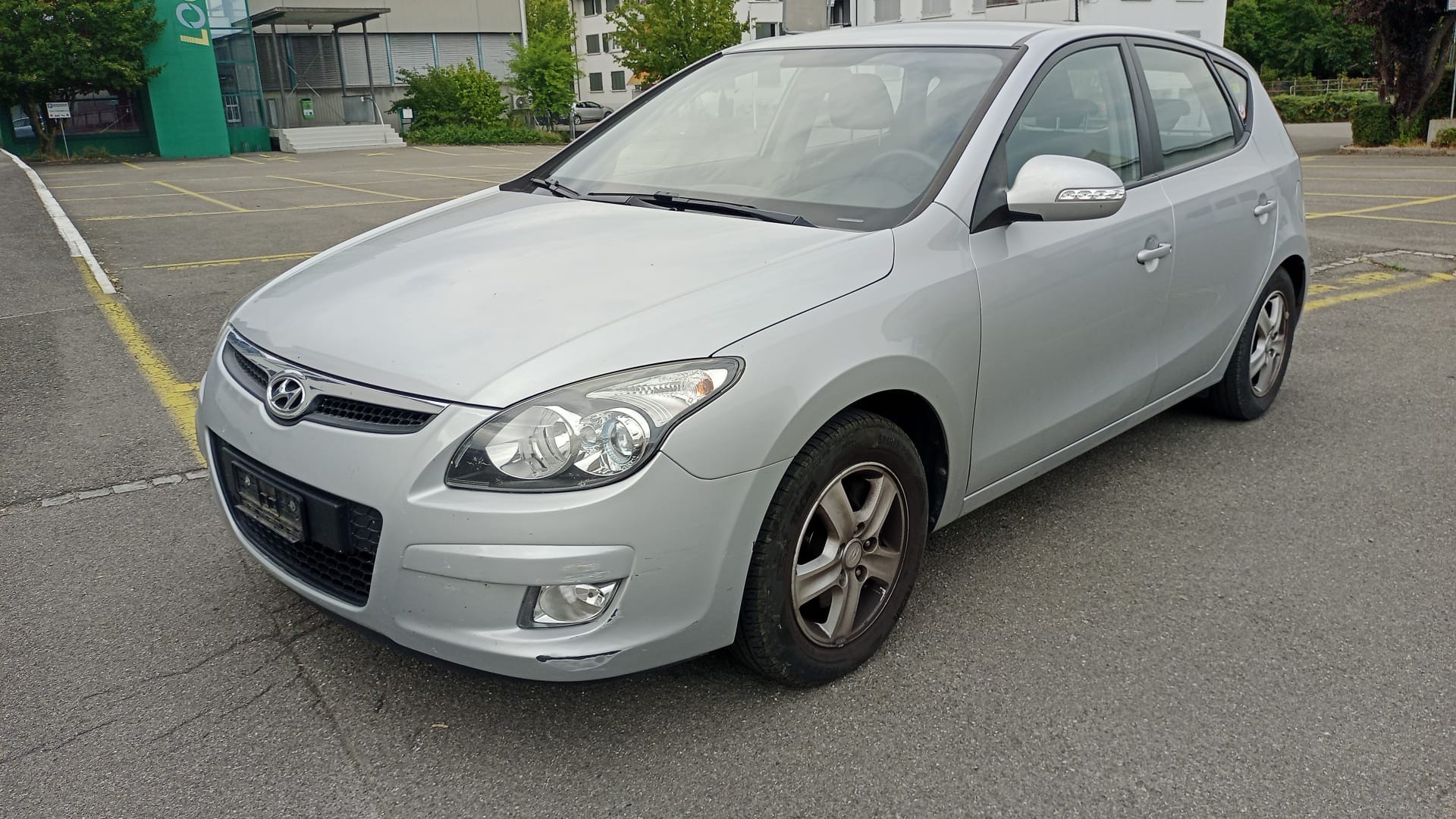 HYUNDAI i30 1.6 Swiss Plus Edition Automatic-image-0