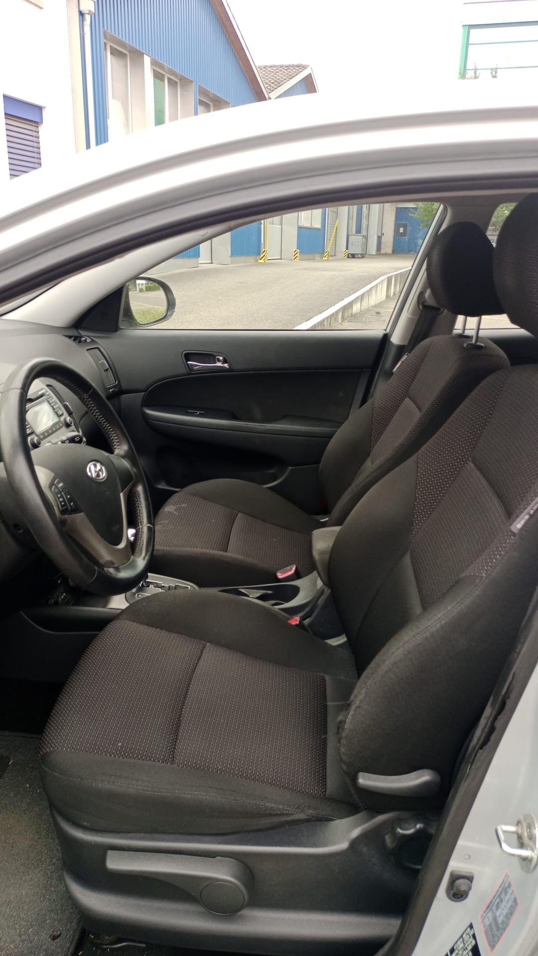HYUNDAI i30 1.6 Swiss Plus Edition Automatic-image-5