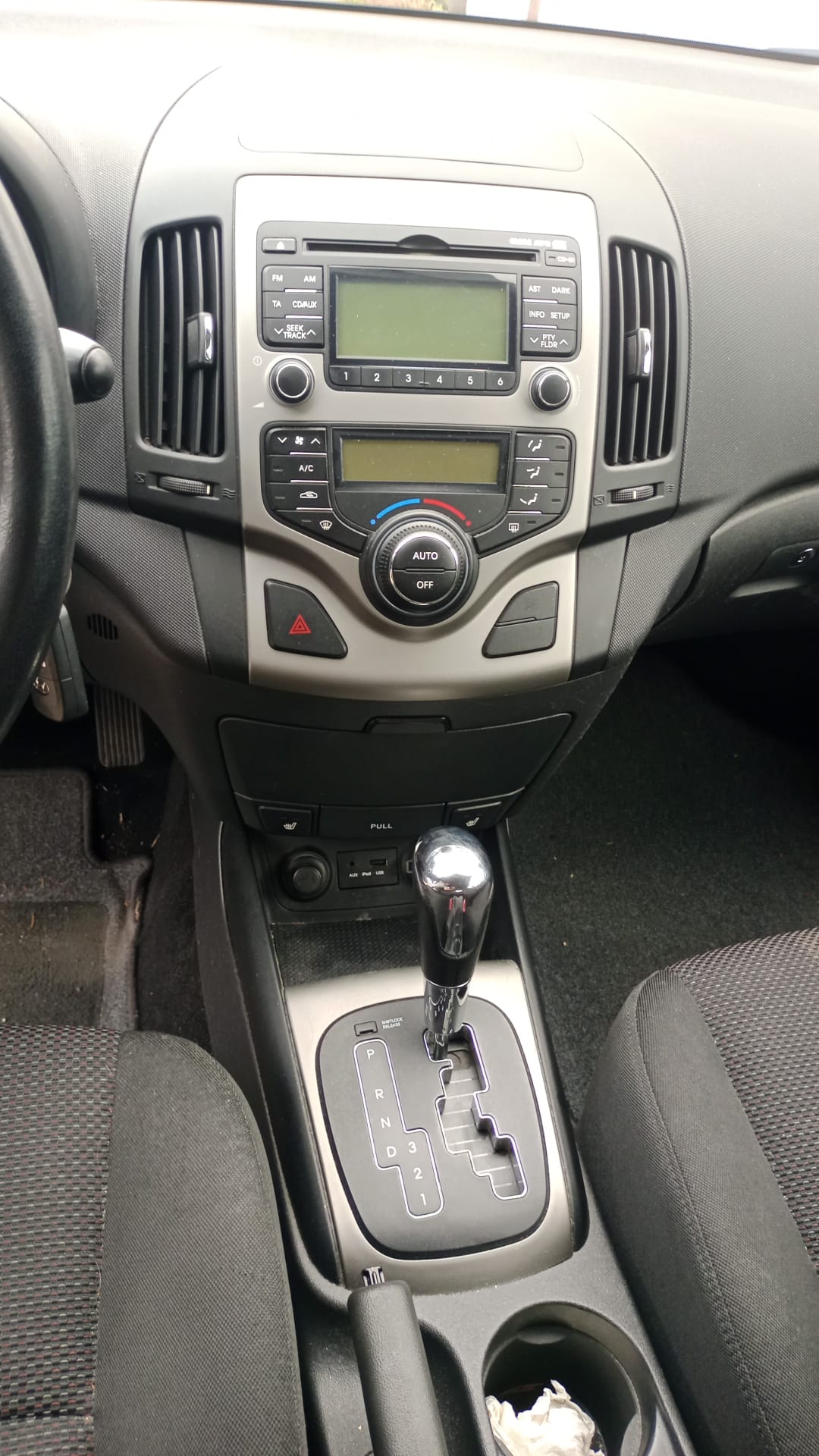 HYUNDAI i30 1.6 Swiss Plus Edition Automatic-image-4