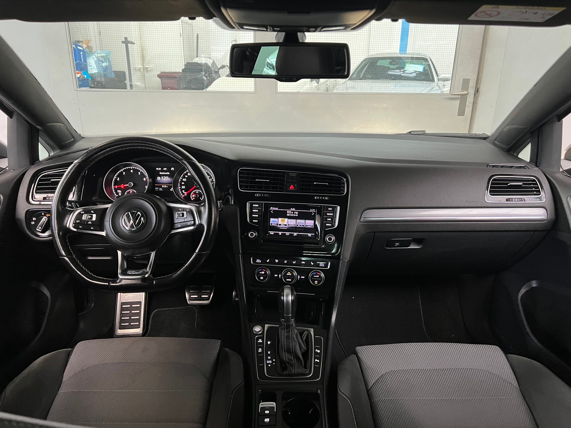 VW Golf 1.4 TSI Cup R-Line DSG-image-4