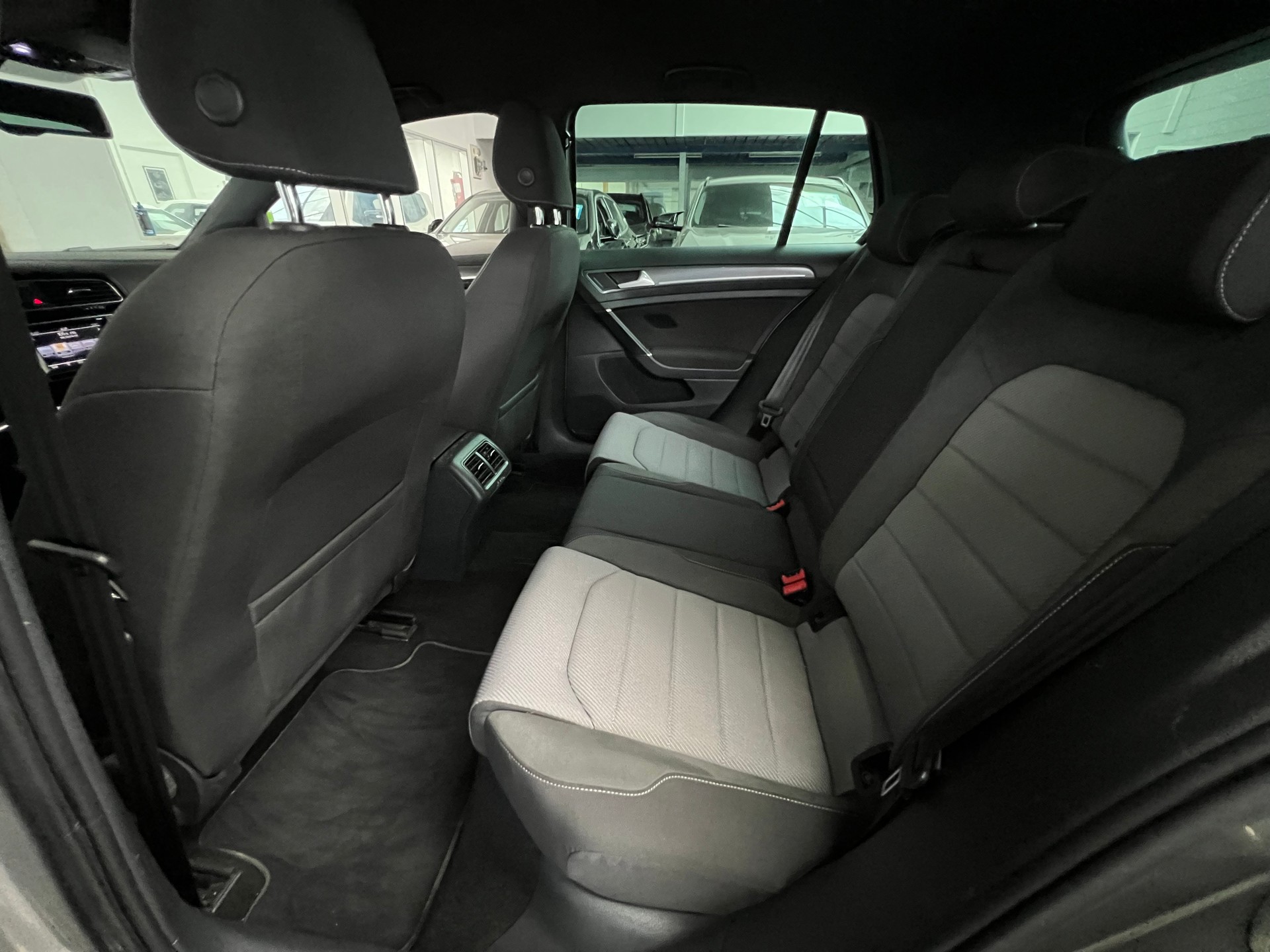 VW Golf 1.4 TSI Cup R-Line DSG-image-9