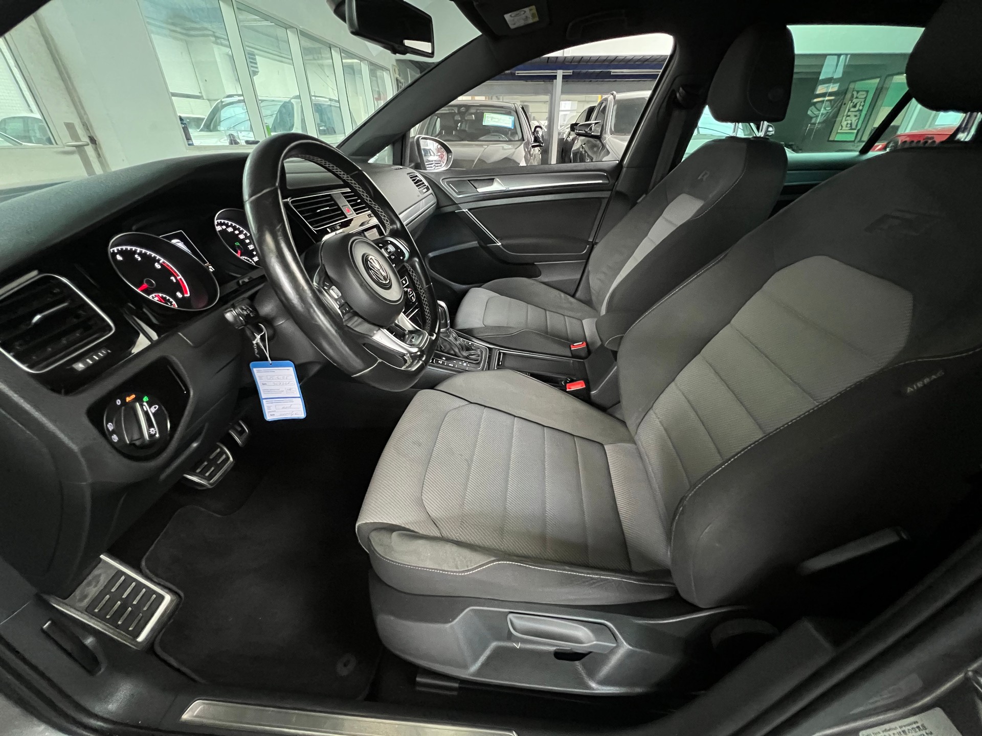 VW Golf 1.4 TSI Cup R-Line DSG-image-8