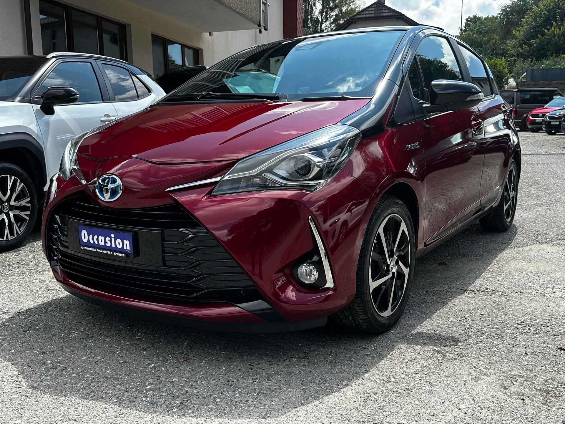 TOYOTA Yaris 1.5 VVT-i Hybrid Premium e-CVT-image-0
