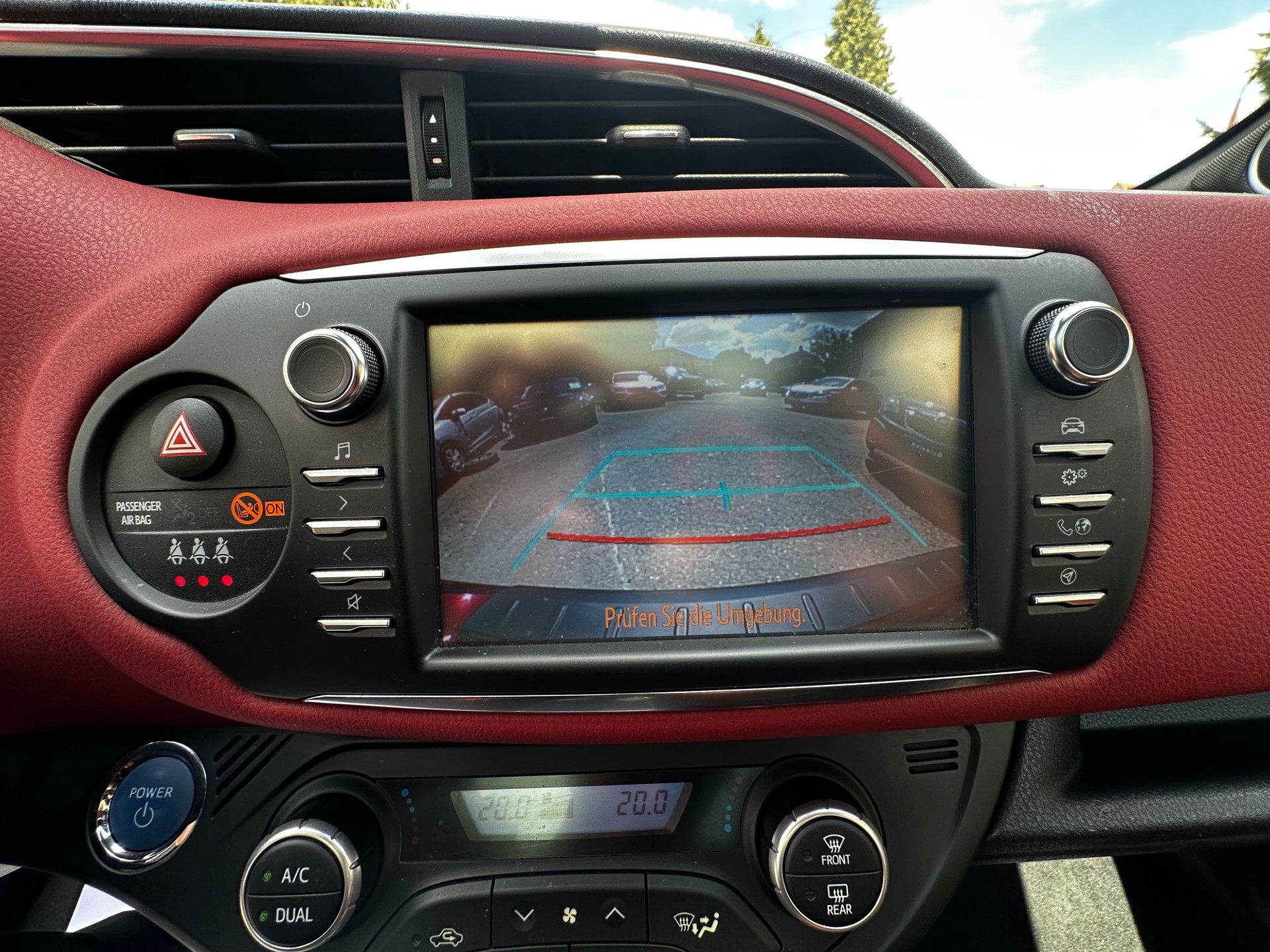 TOYOTA Yaris 1.5 VVT-i Hybrid Premium e-CVT-image-9