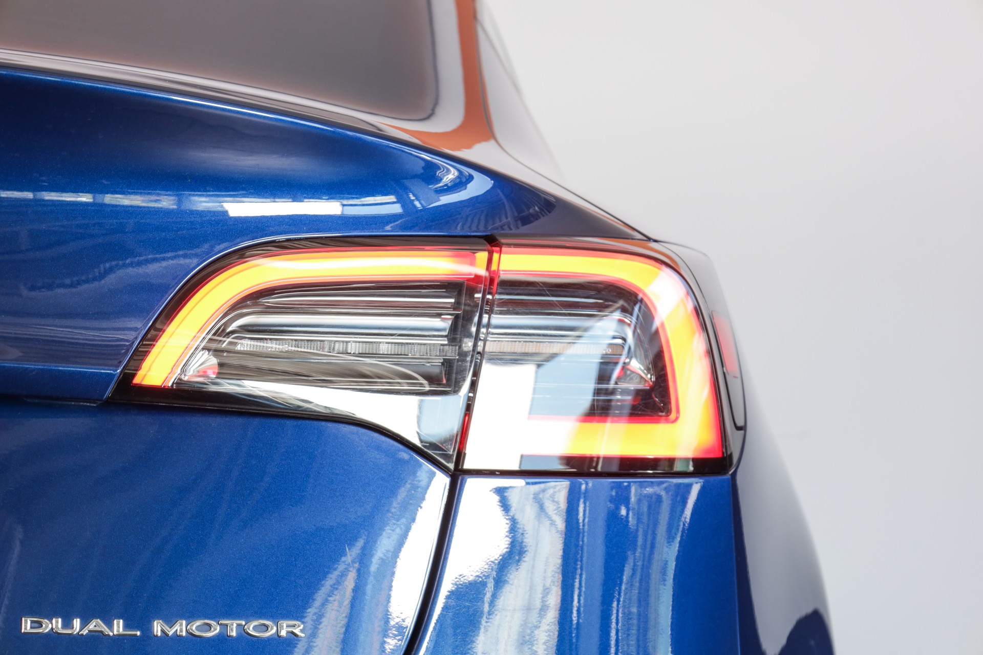 TESLA Model 3 Long Range Dual Motor AWD-image-8