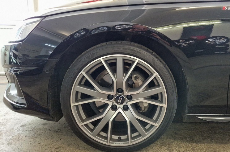 AUDI A4 Avant 40 TDI quattro S-tronic S-Line Attraction-image-5