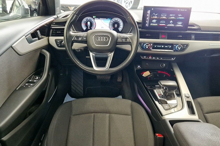 AUDI A4 Avant 40 TDI quattro S-tronic S-Line Attraction-image-6