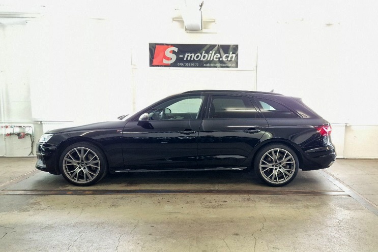 AUDI A4 Avant 40 TDI quattro S-tronic S-Line Attraction-image-1