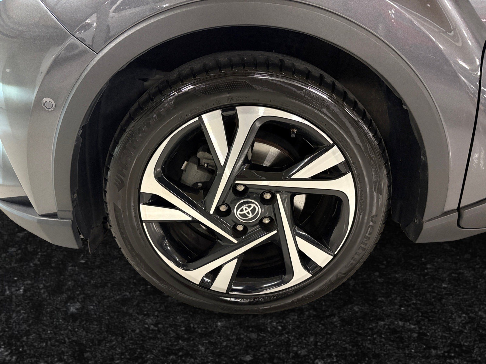 TOYOTA C-HR 2.0 HSD CVT Trend/ #1 Elite Dealer – AutoScout24 Award 2025 Winner-image-16