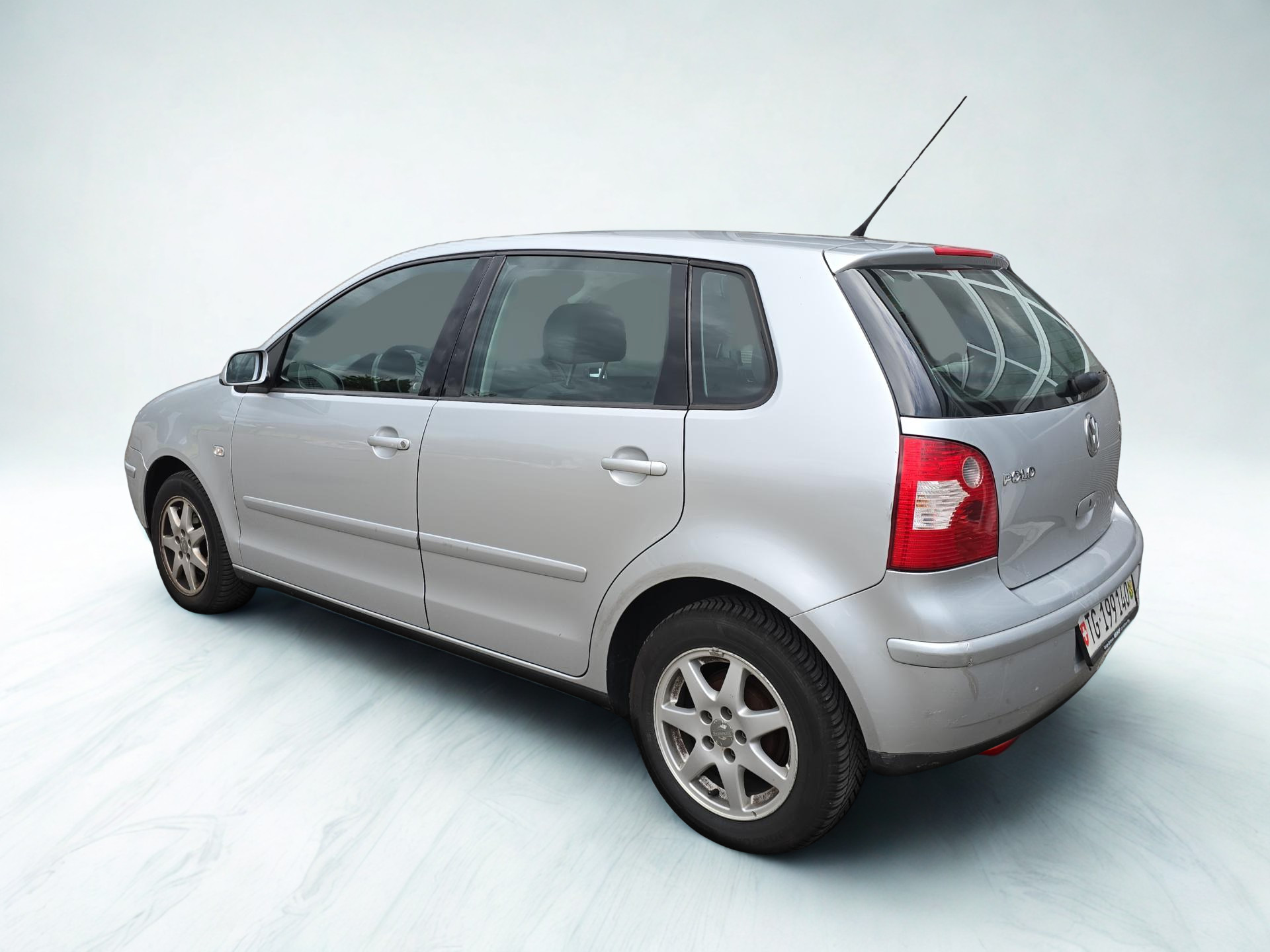 VW Polo 1.4 16V Highline-image-9