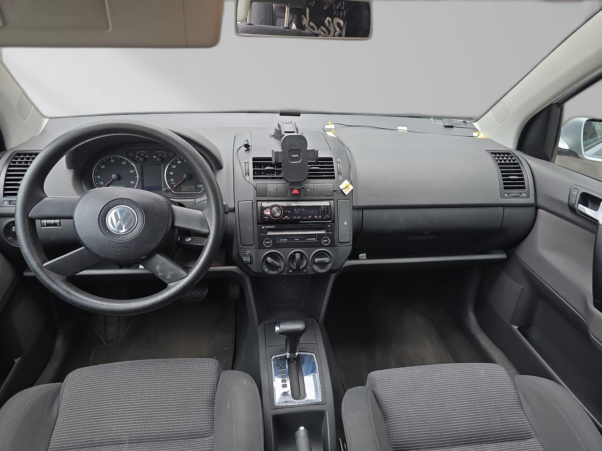 VW Polo 1.4 16V Highline-image-2
