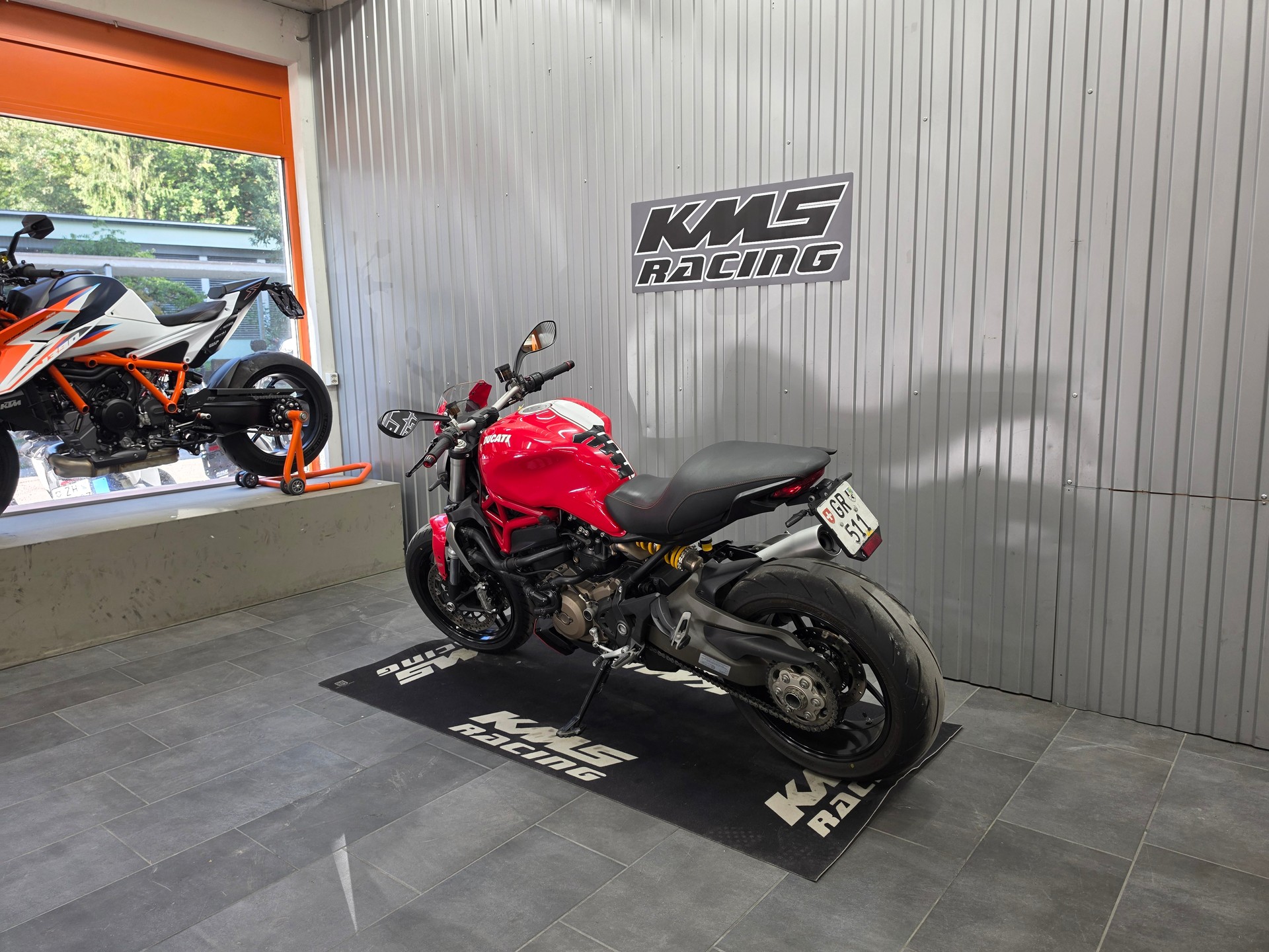 DUCATI Monster 1200 ABS-showroom-element-3